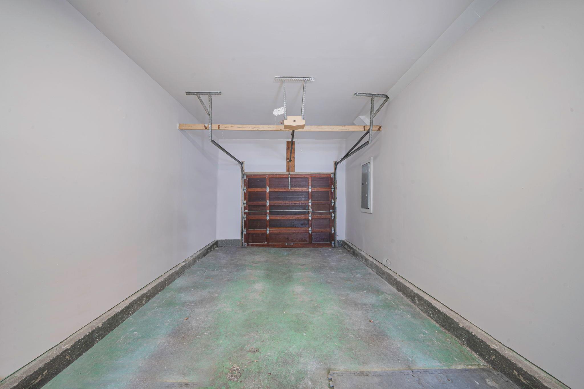 125 W Mockingbird Lane, Brentwood, New York image 20