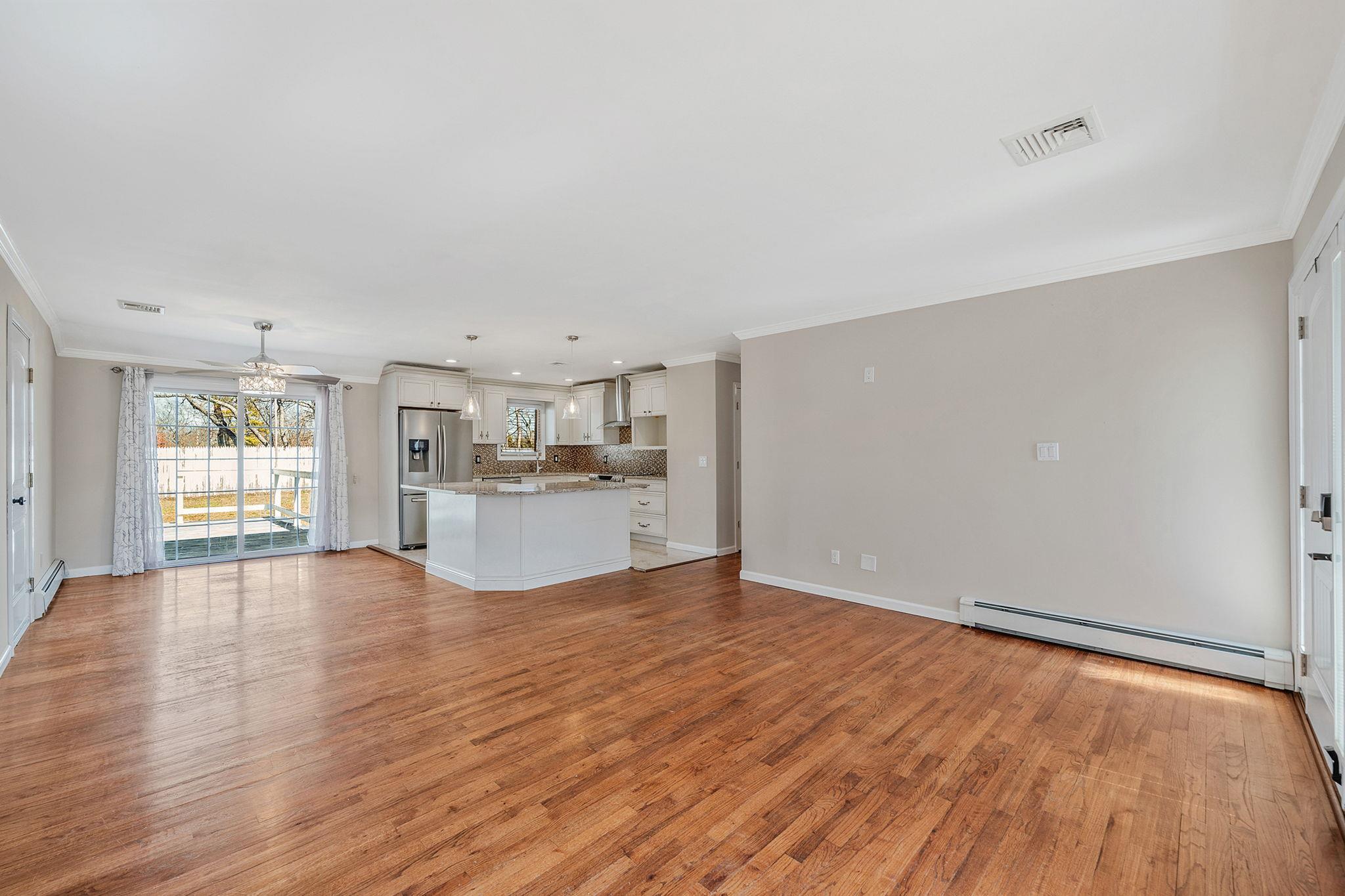 125 W Mockingbird Lane, Brentwood, New York image 14