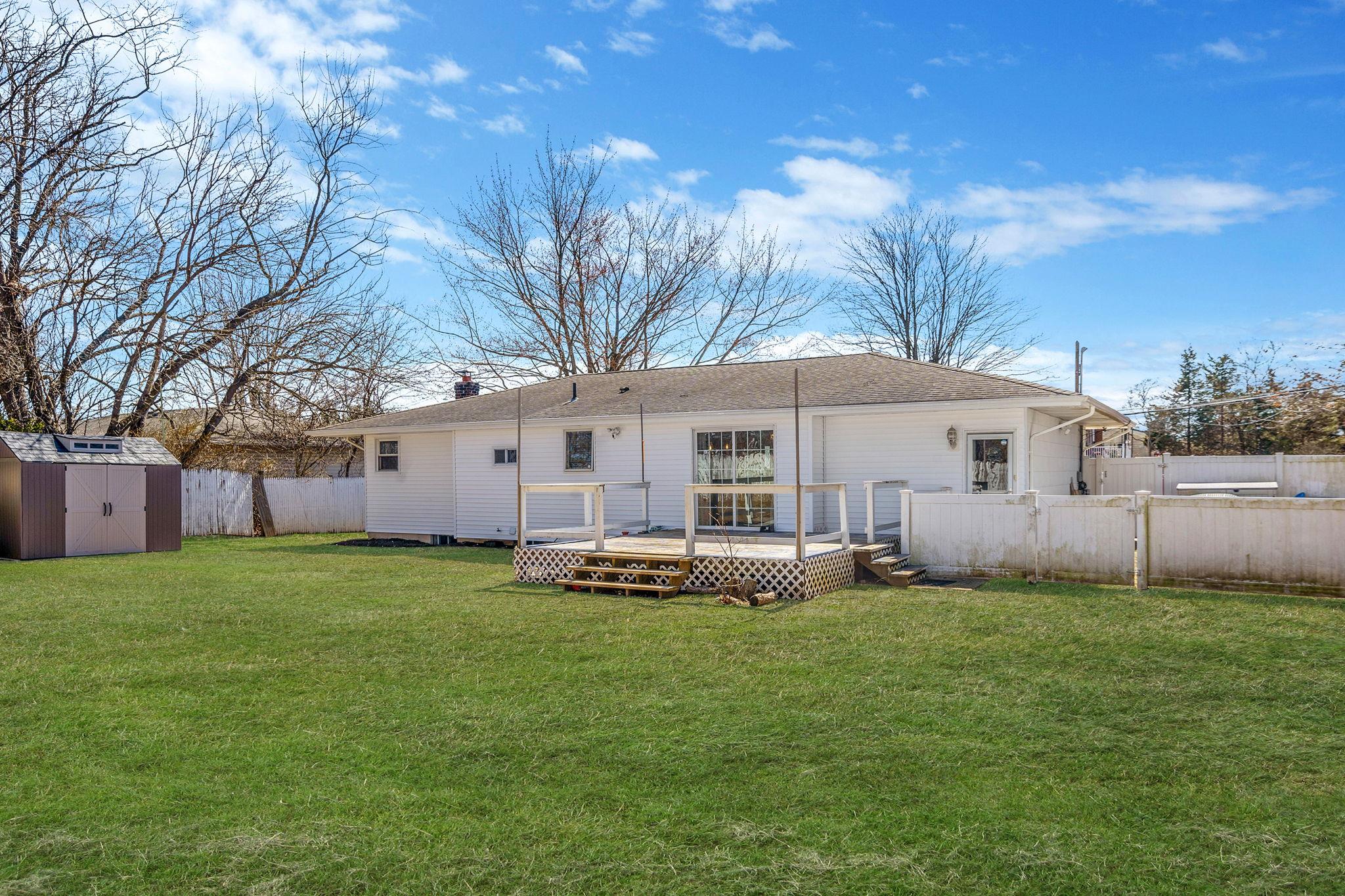 125 W Mockingbird Lane, Brentwood, New York image 30