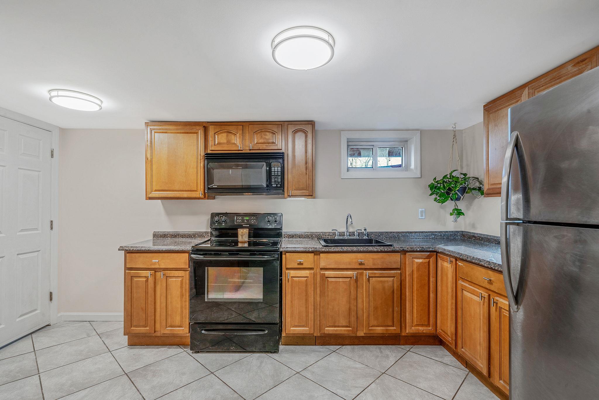 125 W Mockingbird Lane, Brentwood, New York image 22