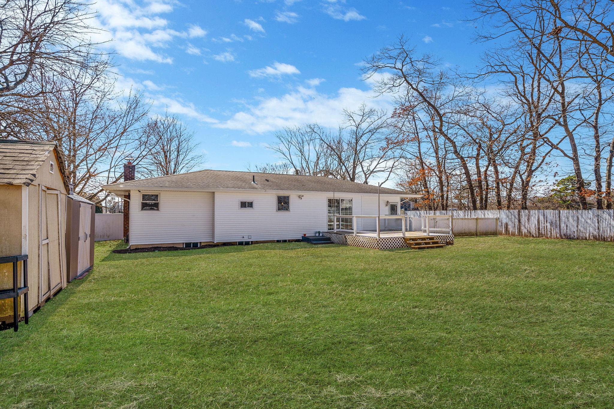 125 W Mockingbird Lane, Brentwood, New York image 29