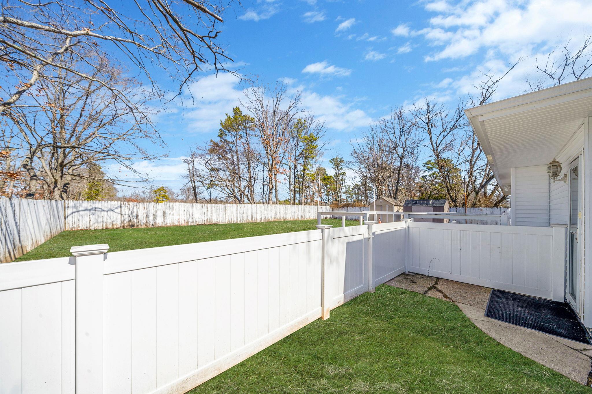 125 W Mockingbird Lane, Brentwood, New York image 25