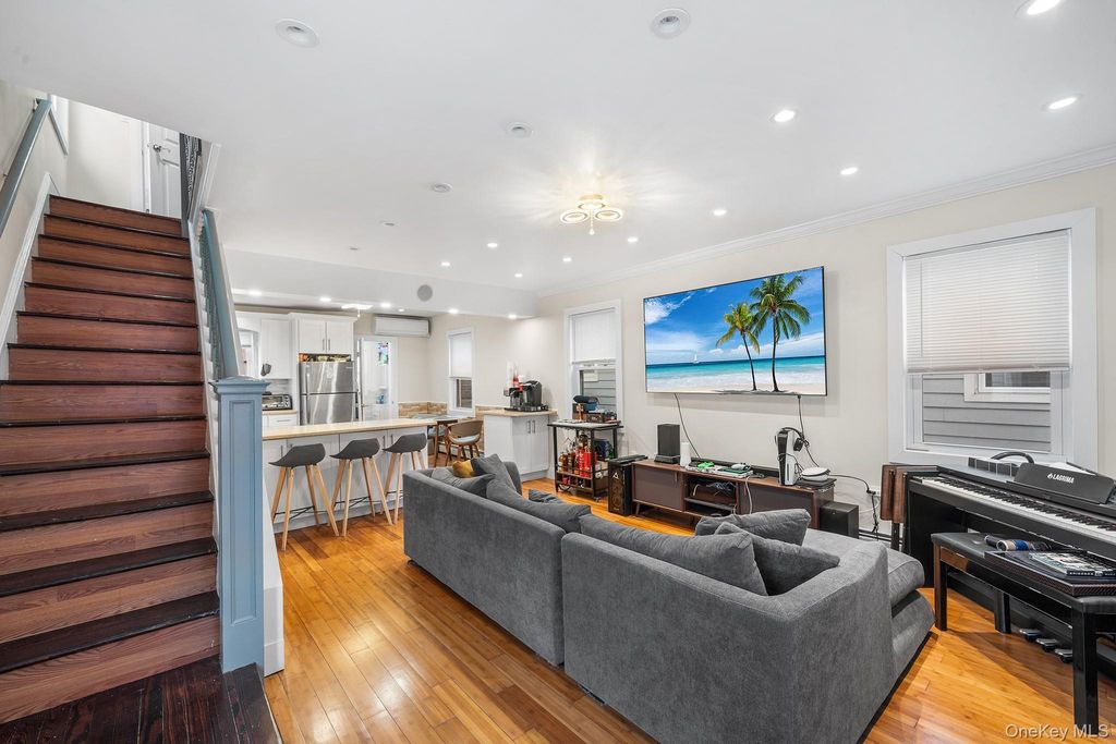 Photo of 162 Beach 27th Street, Far Rockaway, NY 11691 (MLS # 993605)