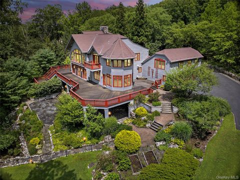 Homes For Sale - 6 Old   Cranberry Road<br/> Sloatsburg, NY 10974