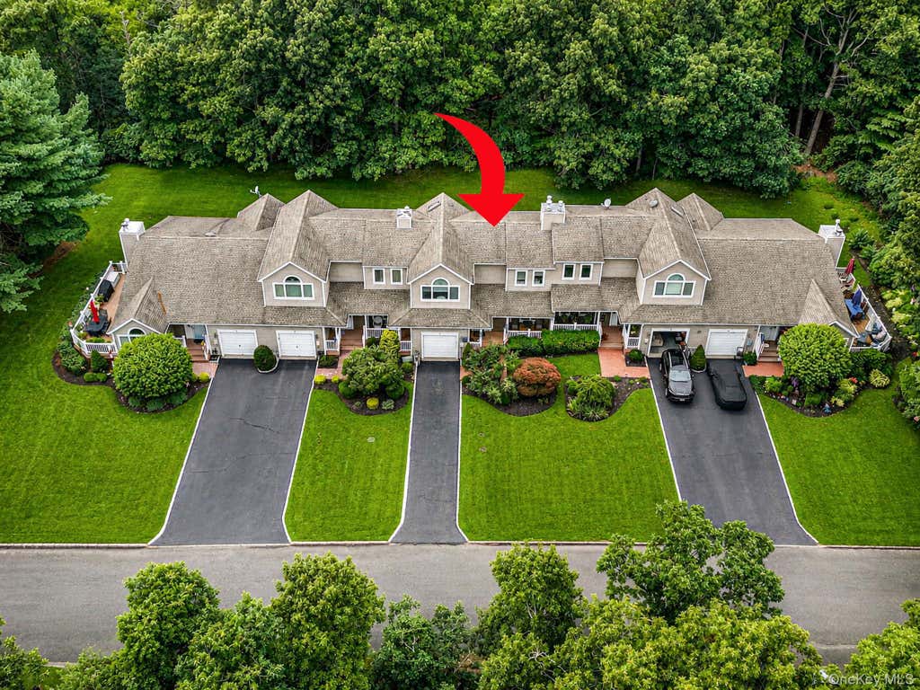 Photo of 26 Kettle Hole Road, Manorville, NY 11949 (MLS # 1041984)