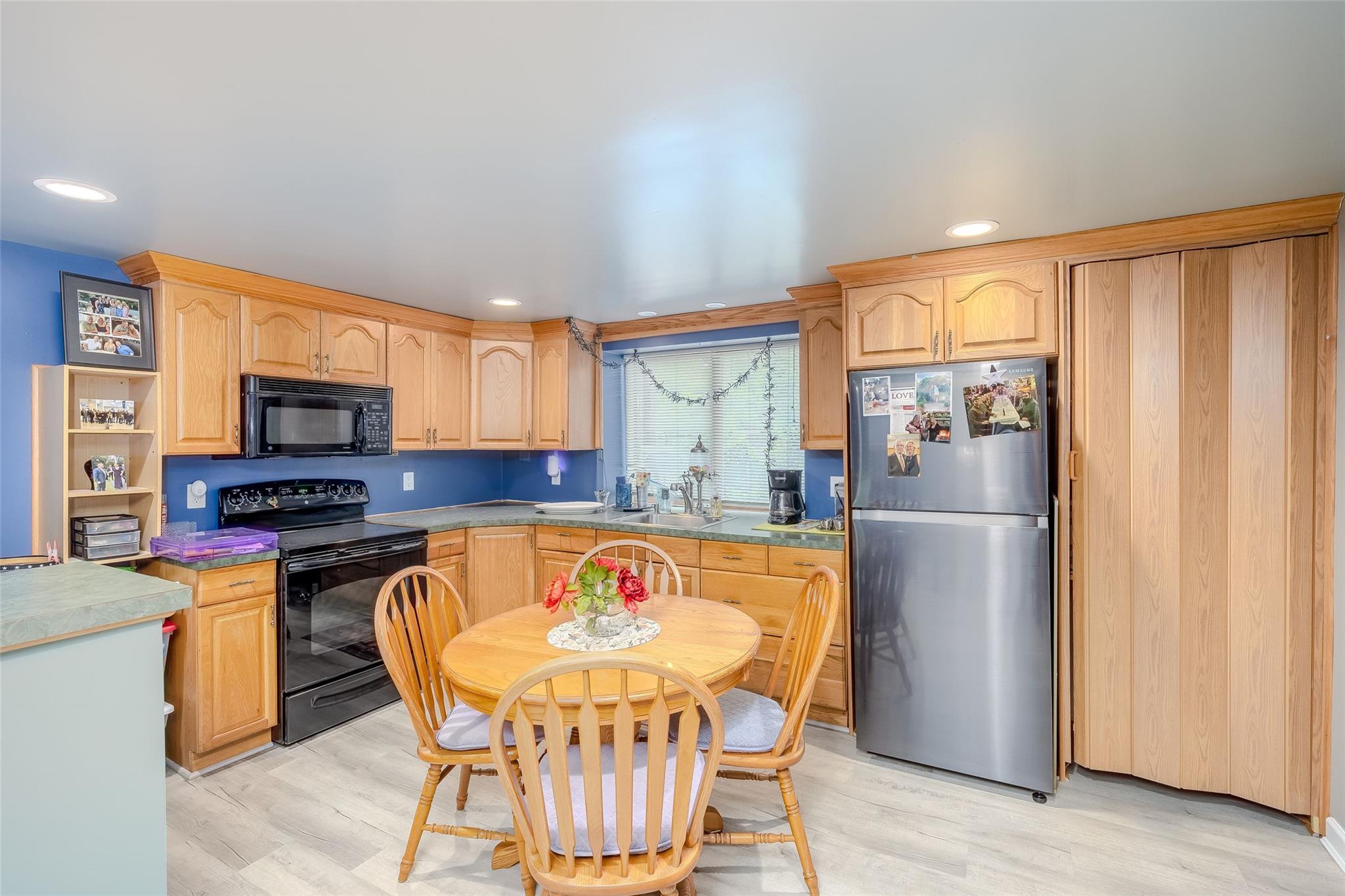 45 Broadview Drive, Commack, New York image 22