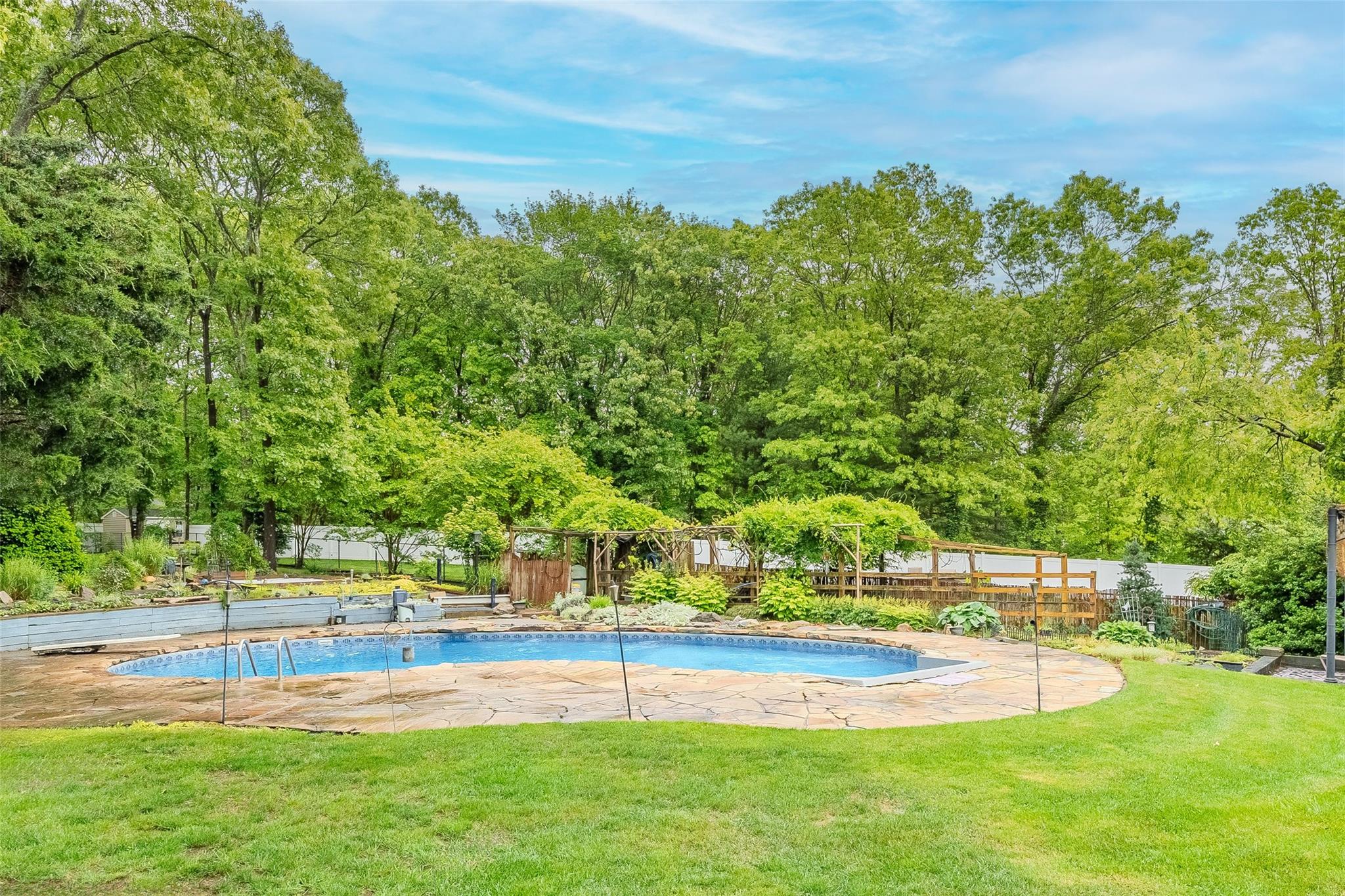 45 Broadview Drive, Commack, New York image 14