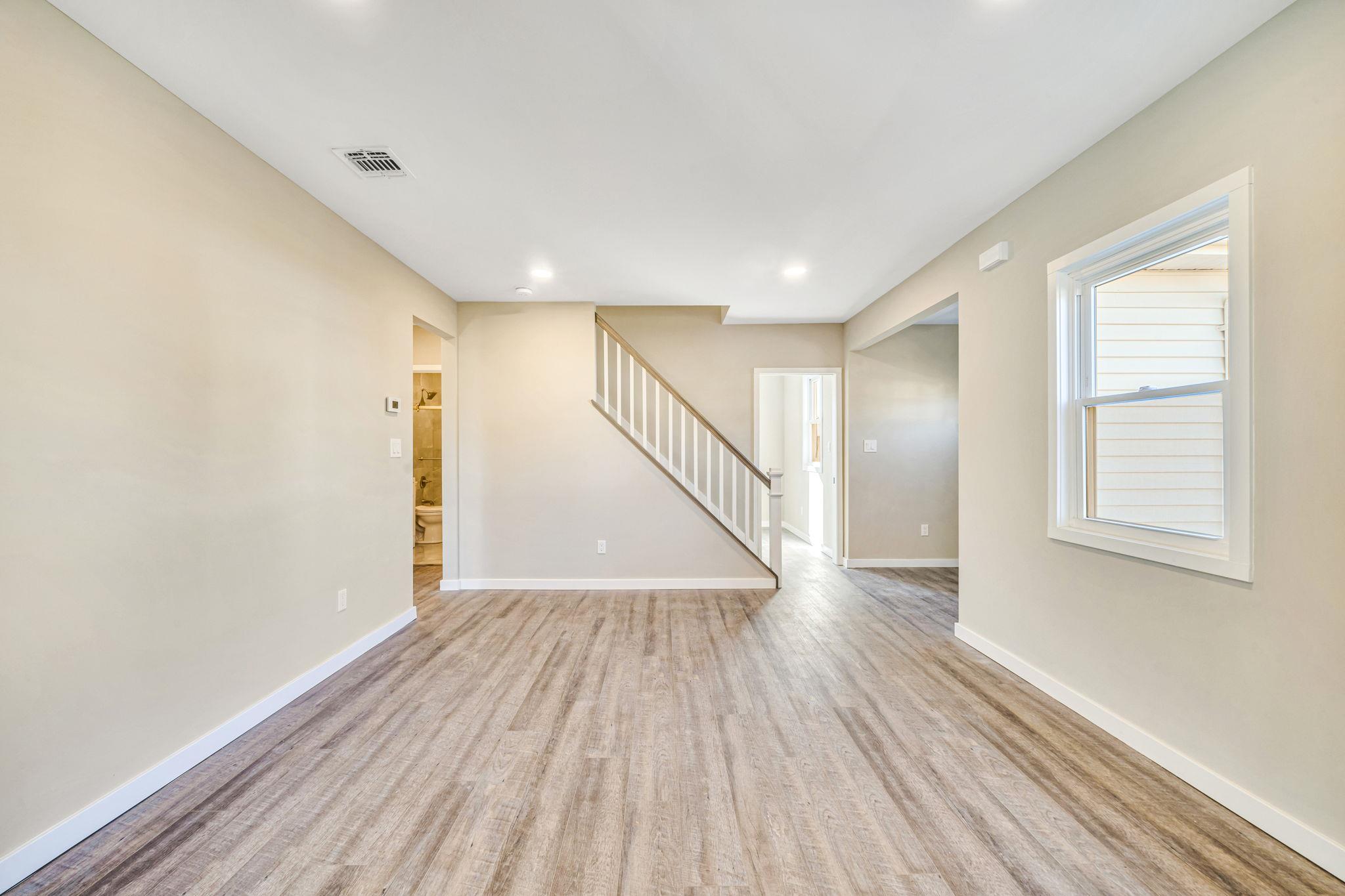 6 Wyandotte Lane, East Islip, New York image 7