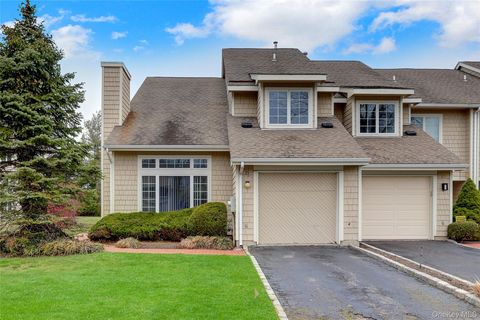 Condo For Sale - 15 Doral Lane<br/> Bay Shore, NY 11706