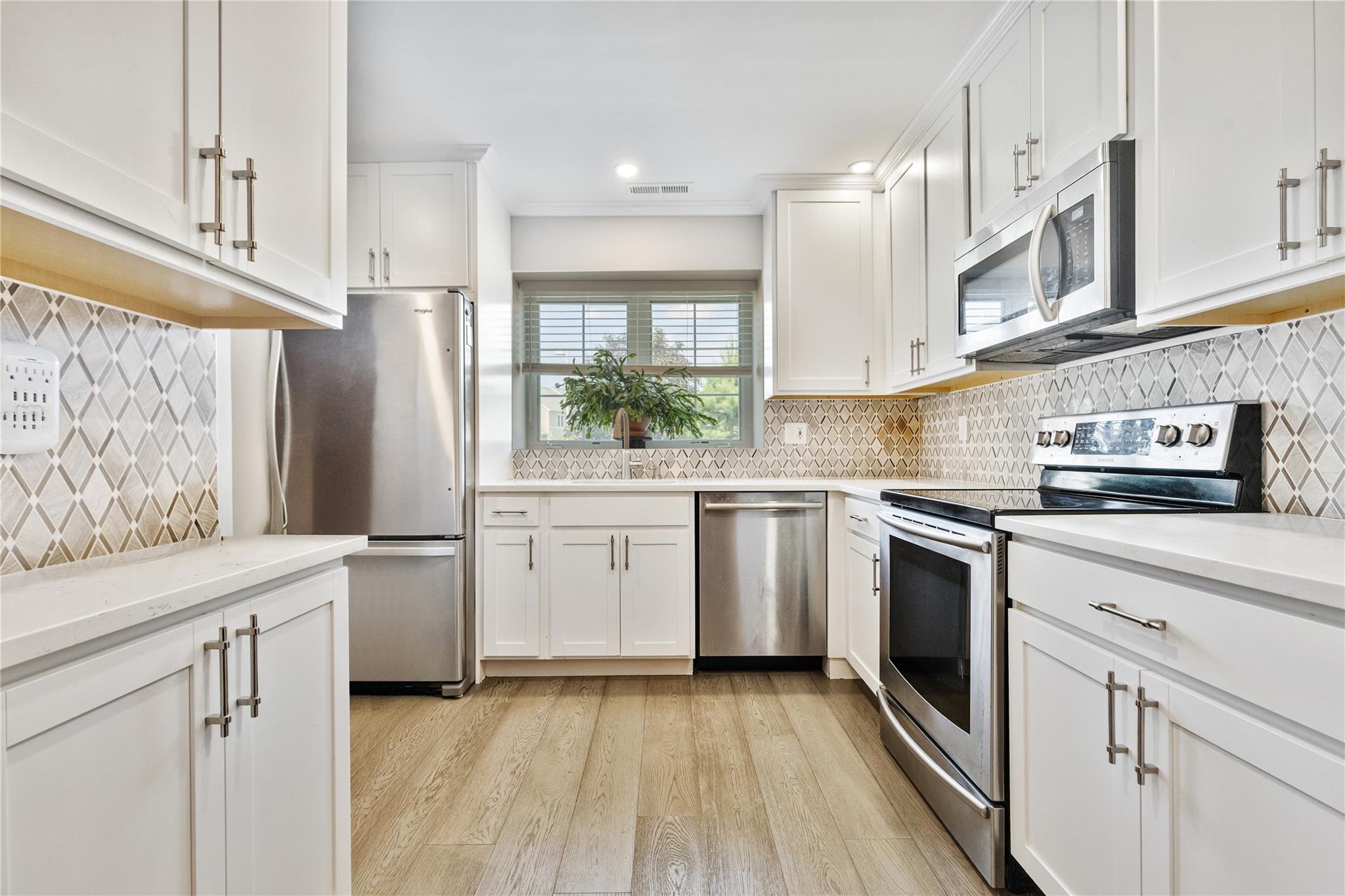 5504 Applewood Circle
