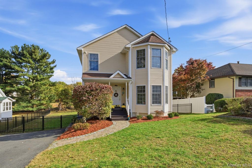 Photo of 28 Hewitt Street, Garnerville, NY 10923 (MLS # 968057)