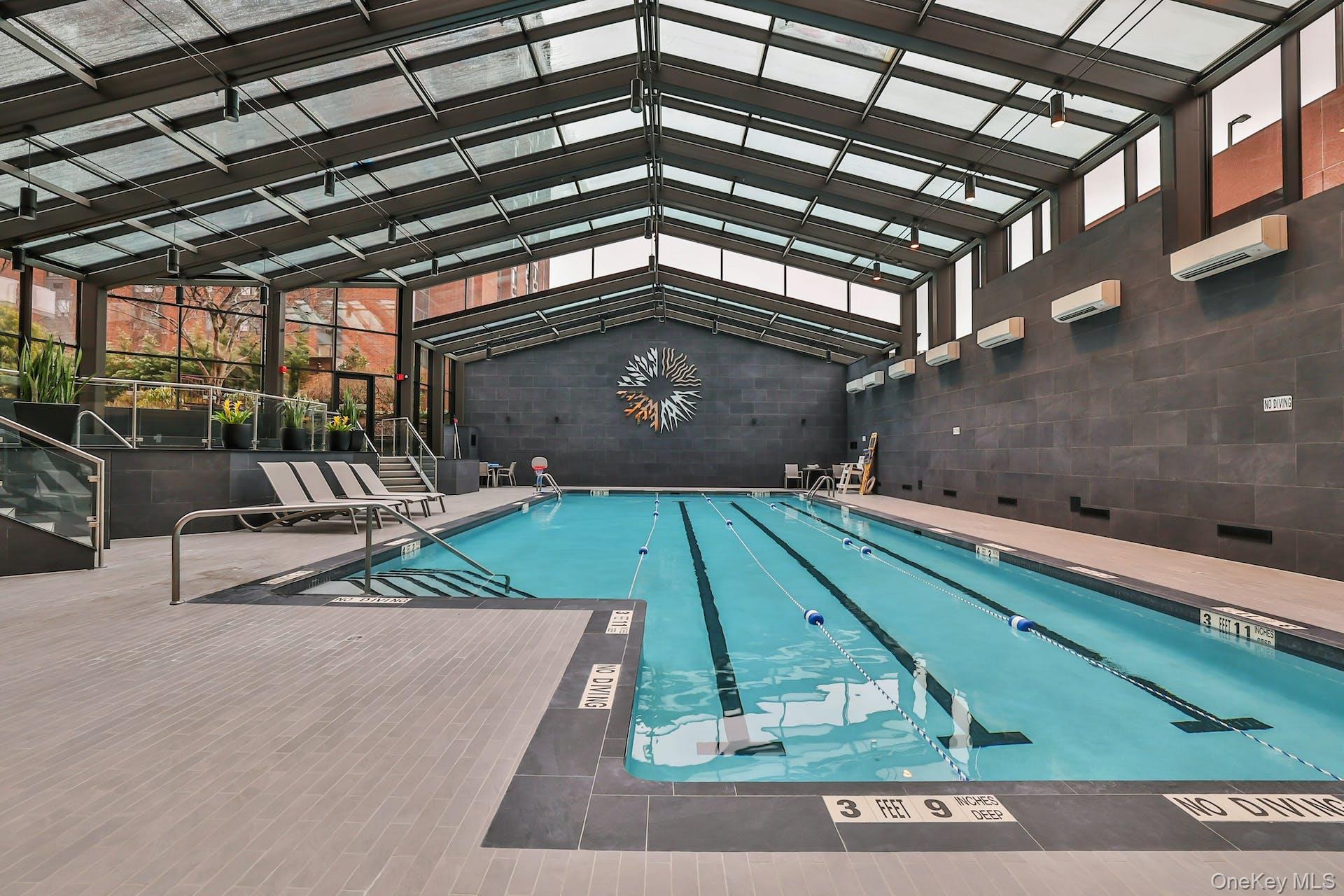 4 Martine Avenue 502