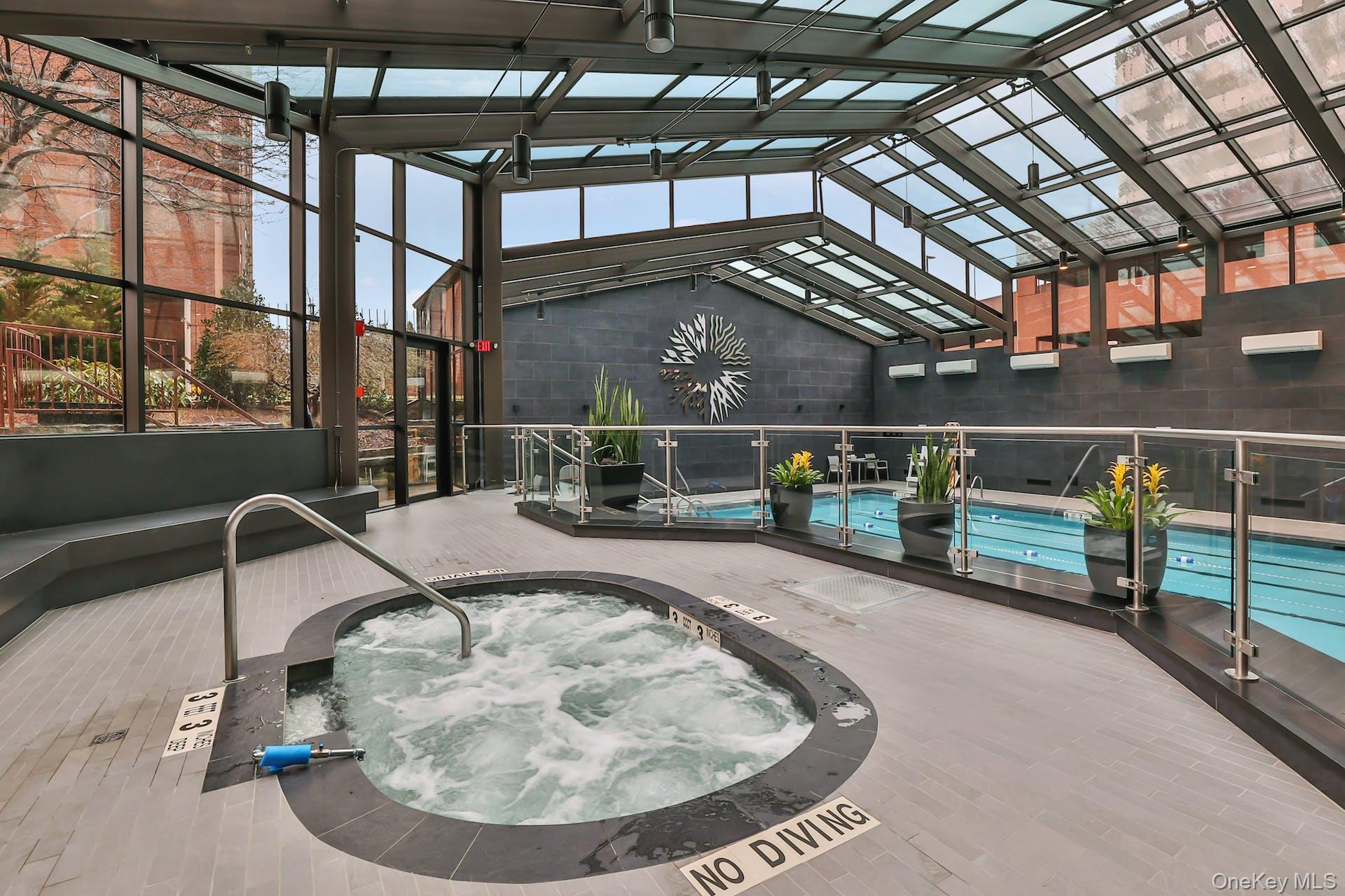 4 Martine Avenue 502