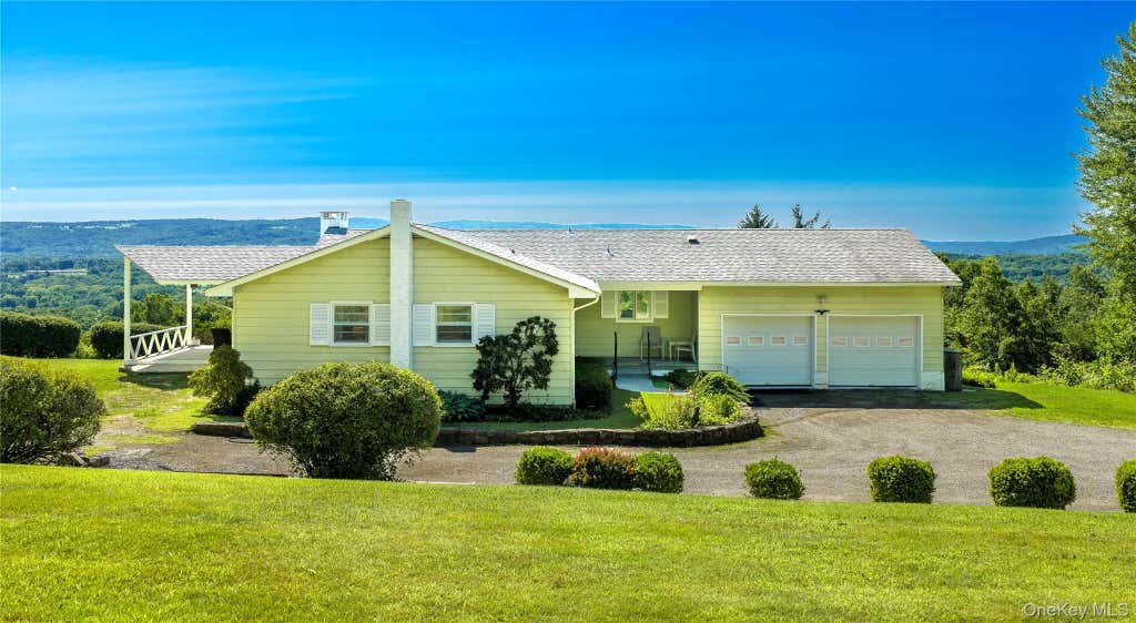Photo of 21 Overlook Drive, Pawling, NY 12564 (MLS # 1029600)