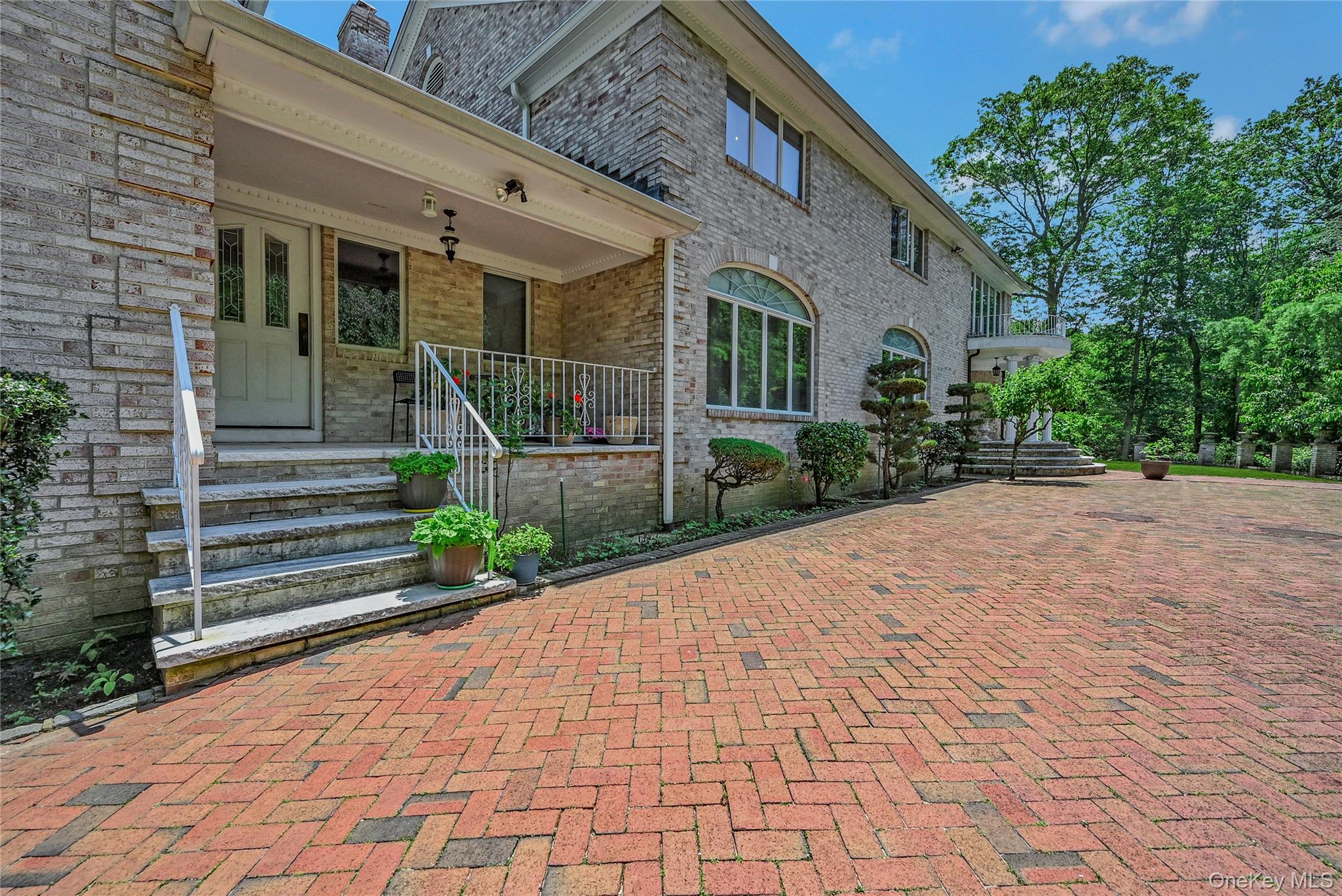 1537 Laurel Hollow Road