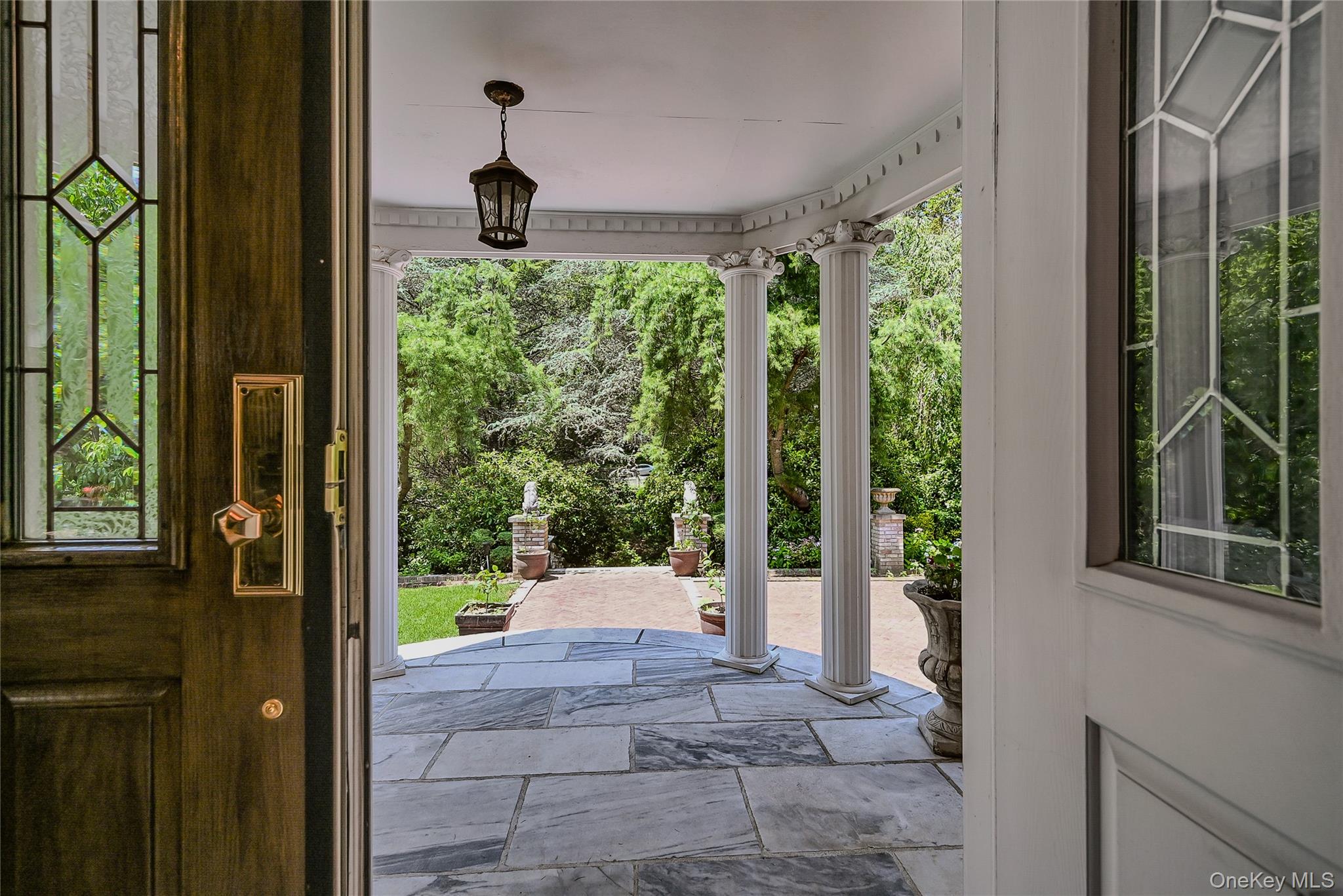 1537 Laurel Hollow Road