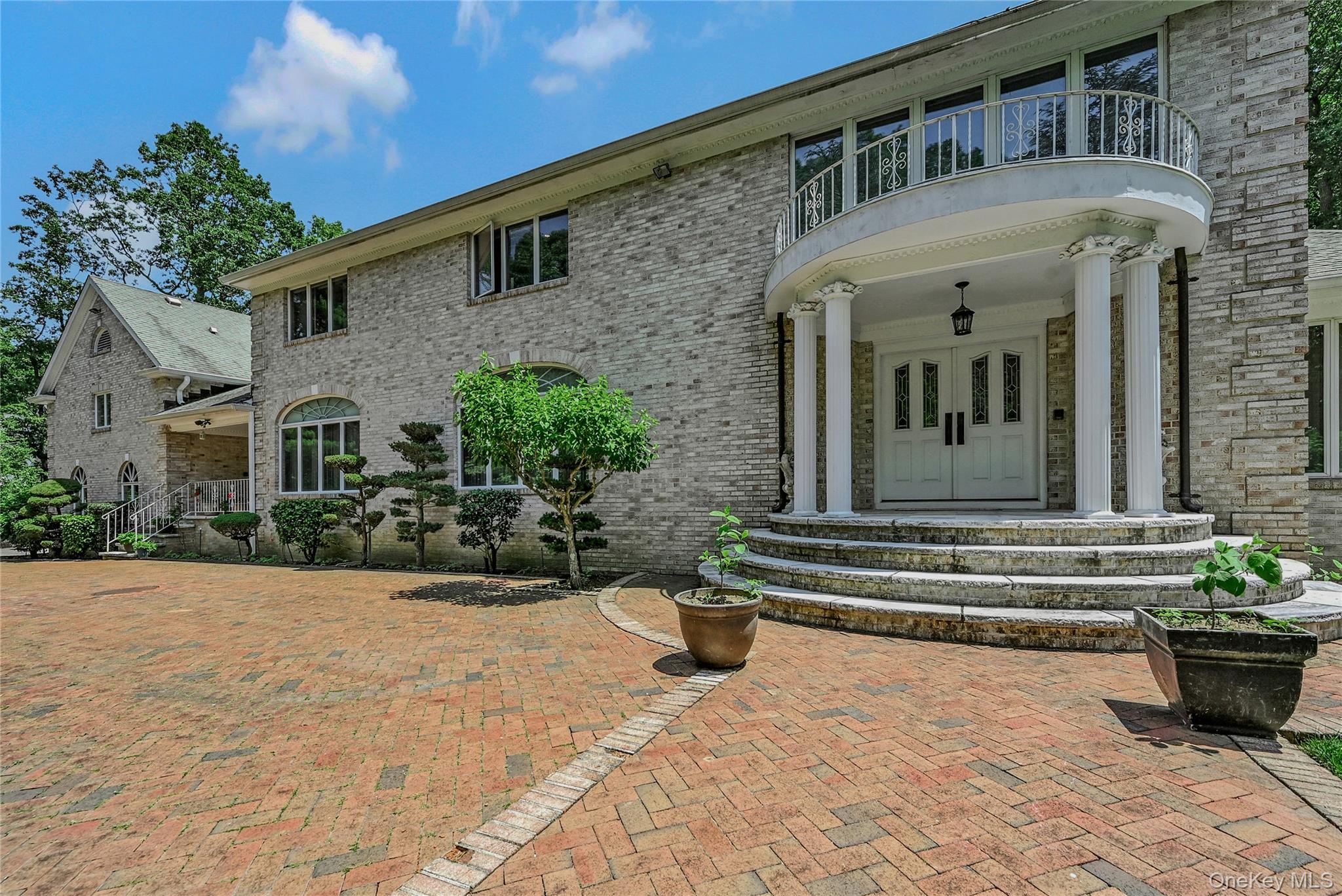 1537 Laurel Hollow Road