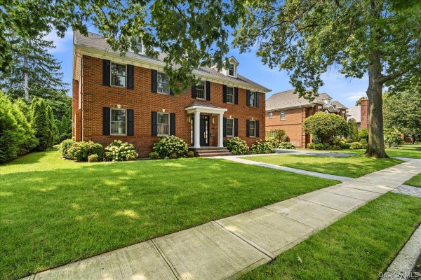 198 KENSINGTON RD, GARDEN CITY, NY 11530 - Image a14e3cbfc8d5db3a4960139317a212b6/2000365704