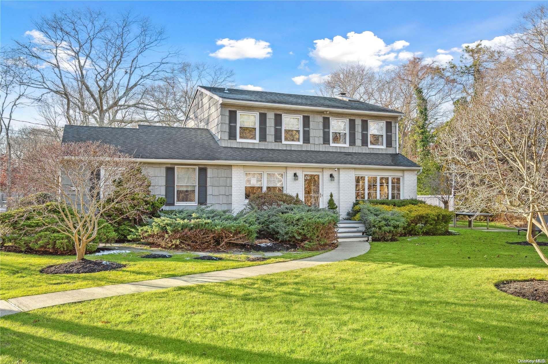N Westbury Road, Hampton Bays, Hamptons, NY - 4 Bedrooms  
4 Bathrooms - 