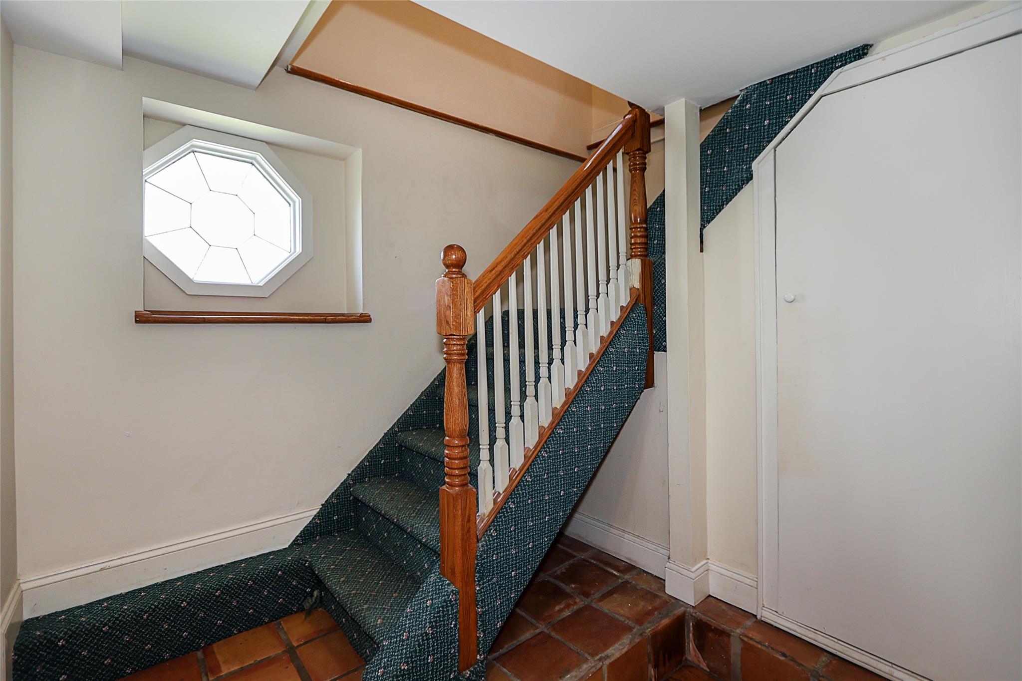 Glenwood Landing, New York 11547, United States, 6 Bedrooms Bedrooms, ,4 BathroomsBathrooms,Residential,Active,121921