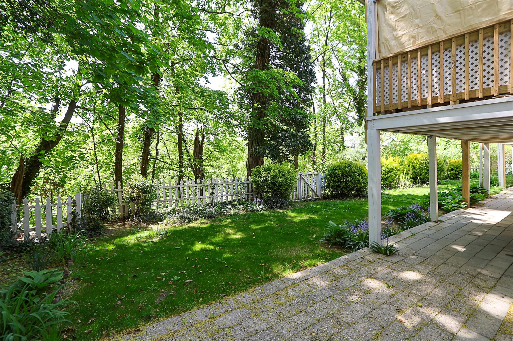 Glenwood Landing, New York 11547, United States, 6 Bedrooms Bedrooms, ,4 BathroomsBathrooms,Residential,Active,121921