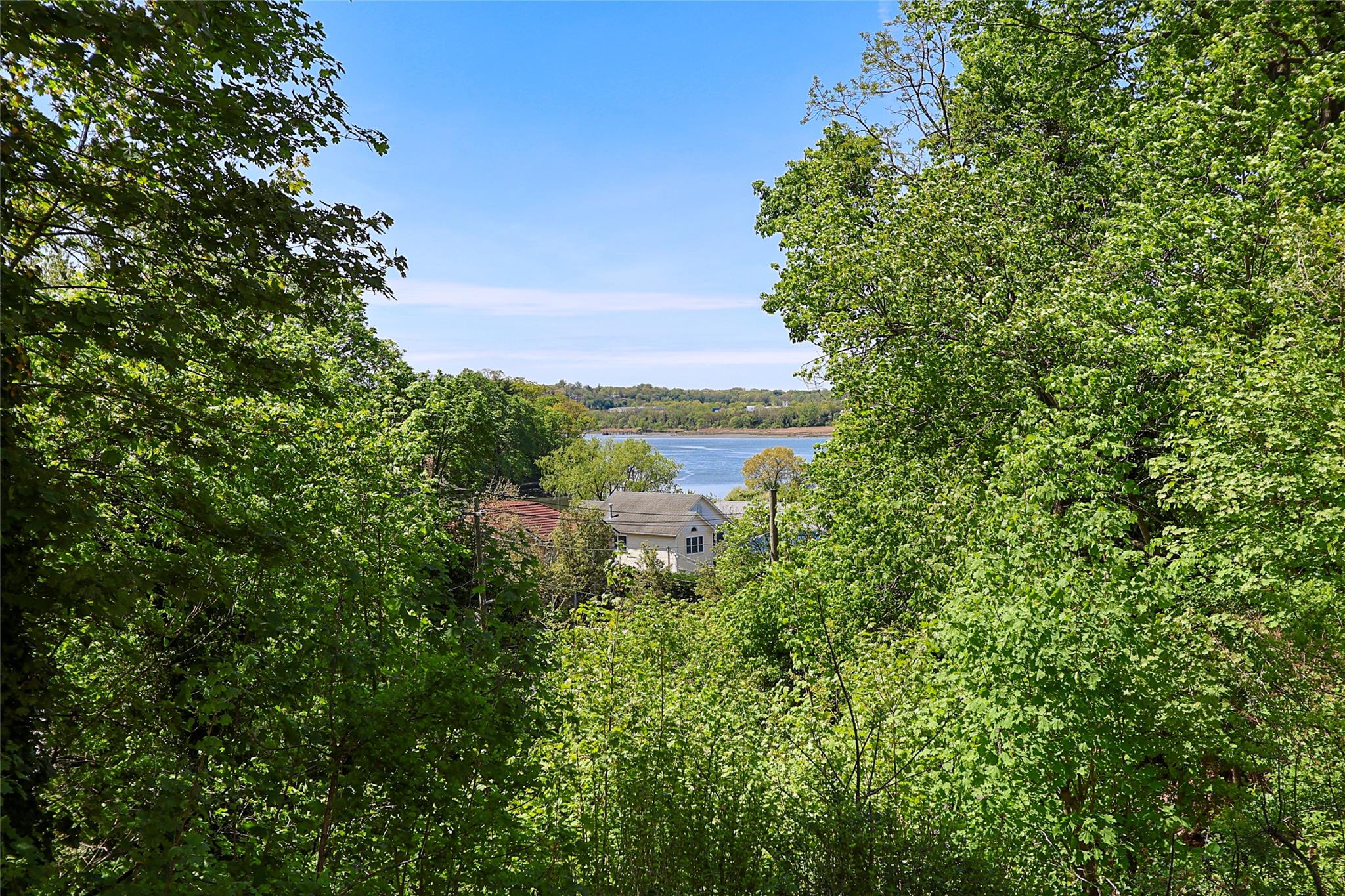 Glenwood Landing, New York 11547, United States, 6 Bedrooms Bedrooms, ,4 BathroomsBathrooms,Residential,Active,121921