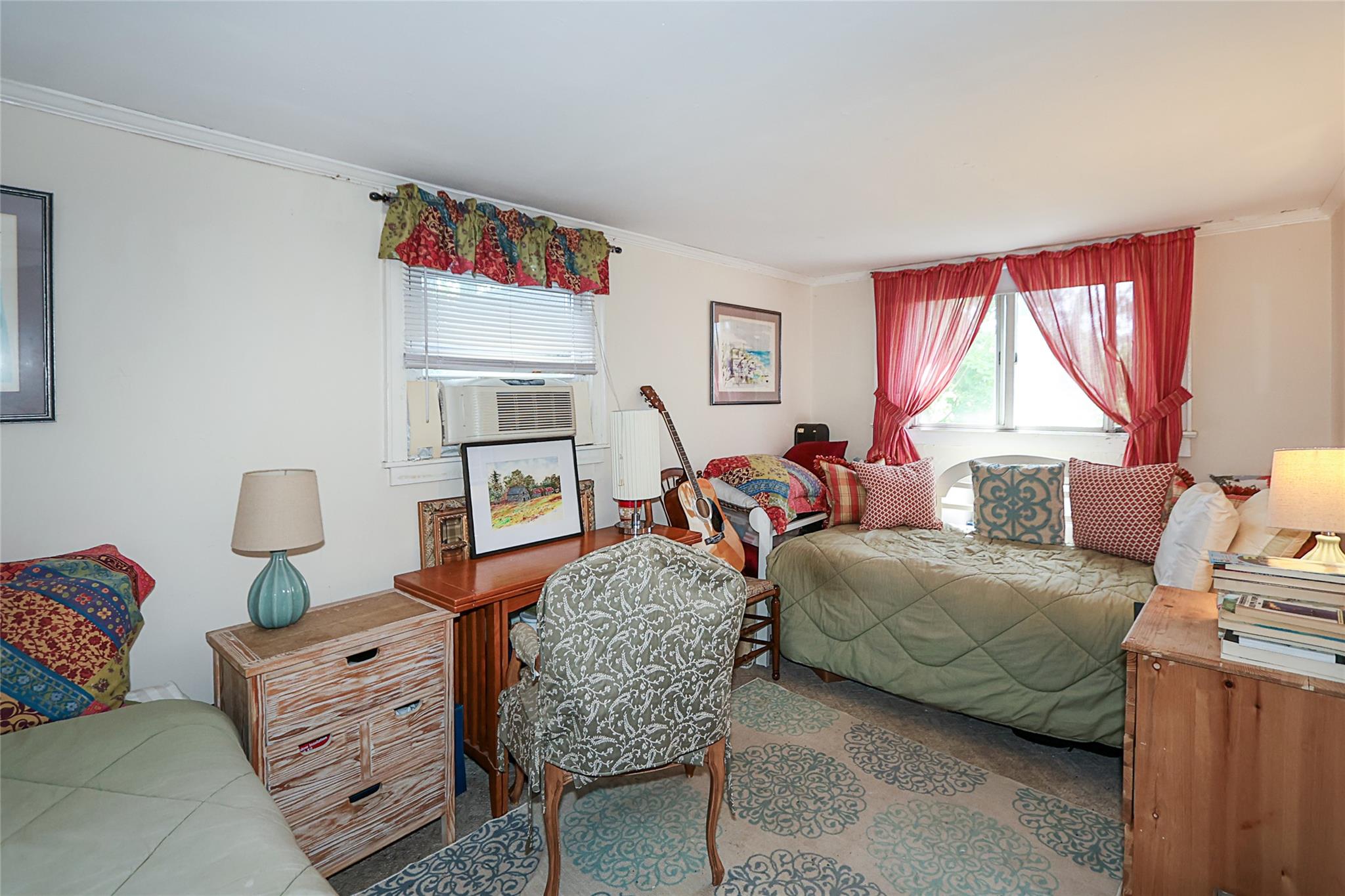 Glenwood Landing, New York 11547, United States, 6 Bedrooms Bedrooms, ,4 BathroomsBathrooms,Residential,Active,121921