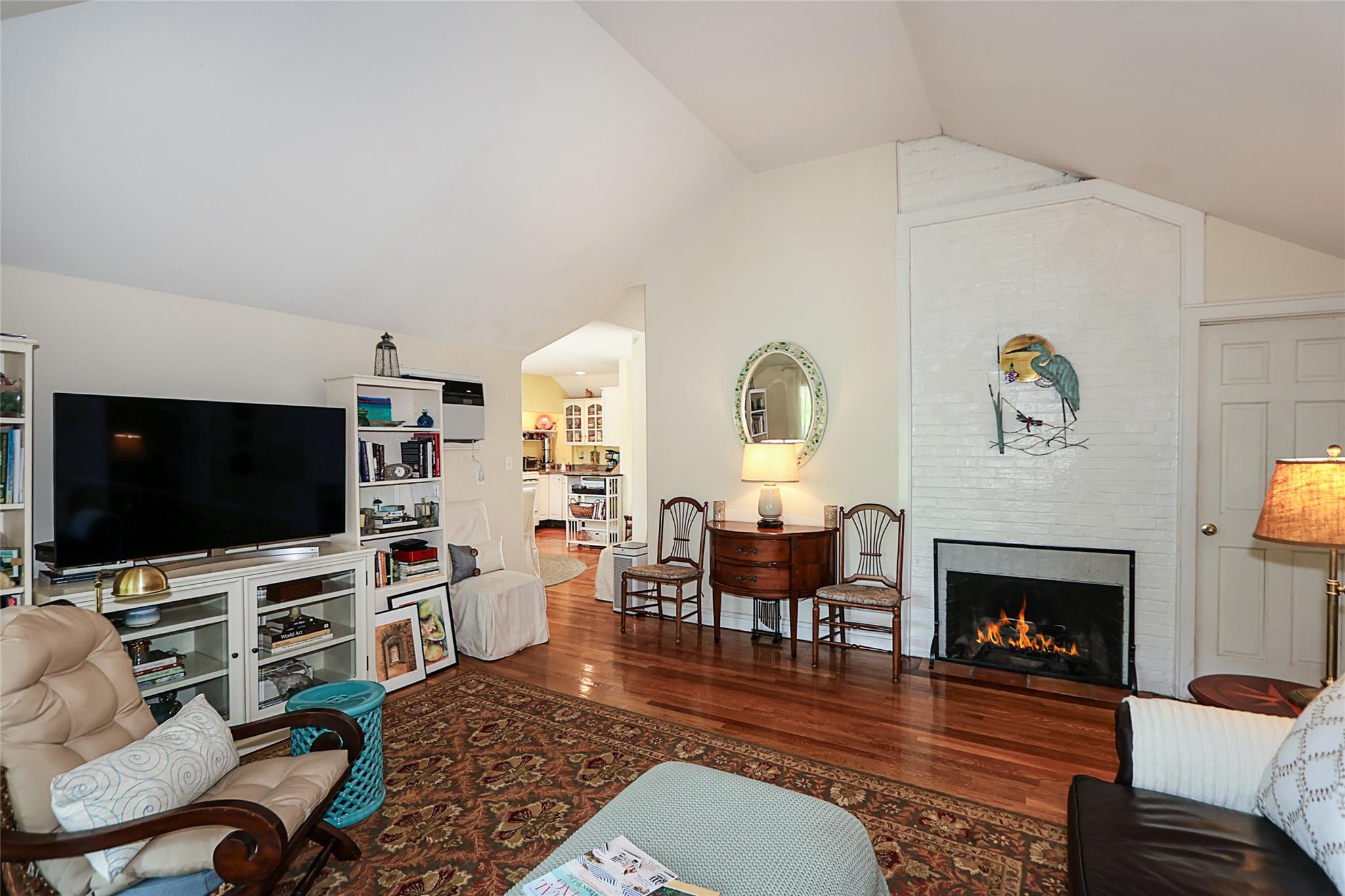 Glenwood Landing, New York 11547, United States, 6 Bedrooms Bedrooms, ,4 BathroomsBathrooms,Residential,Active,121921