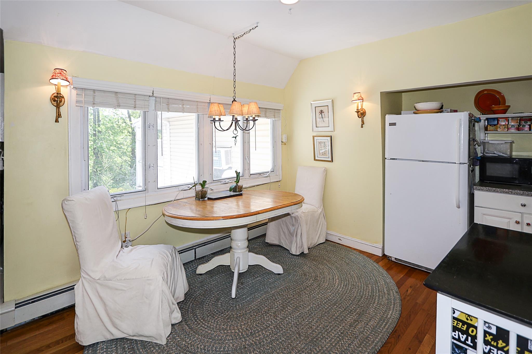 Glenwood Landing, New York 11547, United States, 6 Bedrooms Bedrooms, ,4 BathroomsBathrooms,Residential,Active,121921