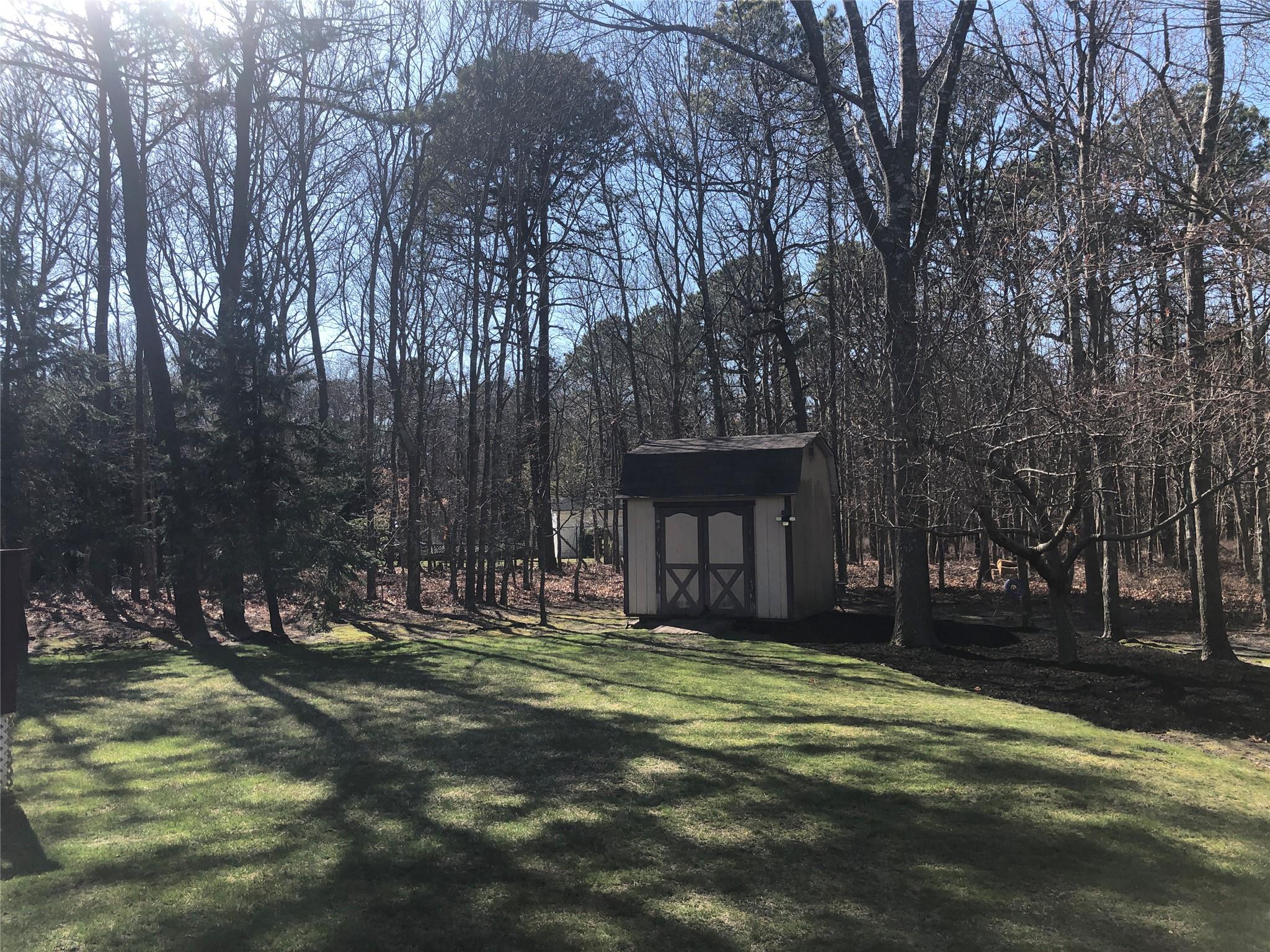7 Palace Court, Manorville, New York image 15
