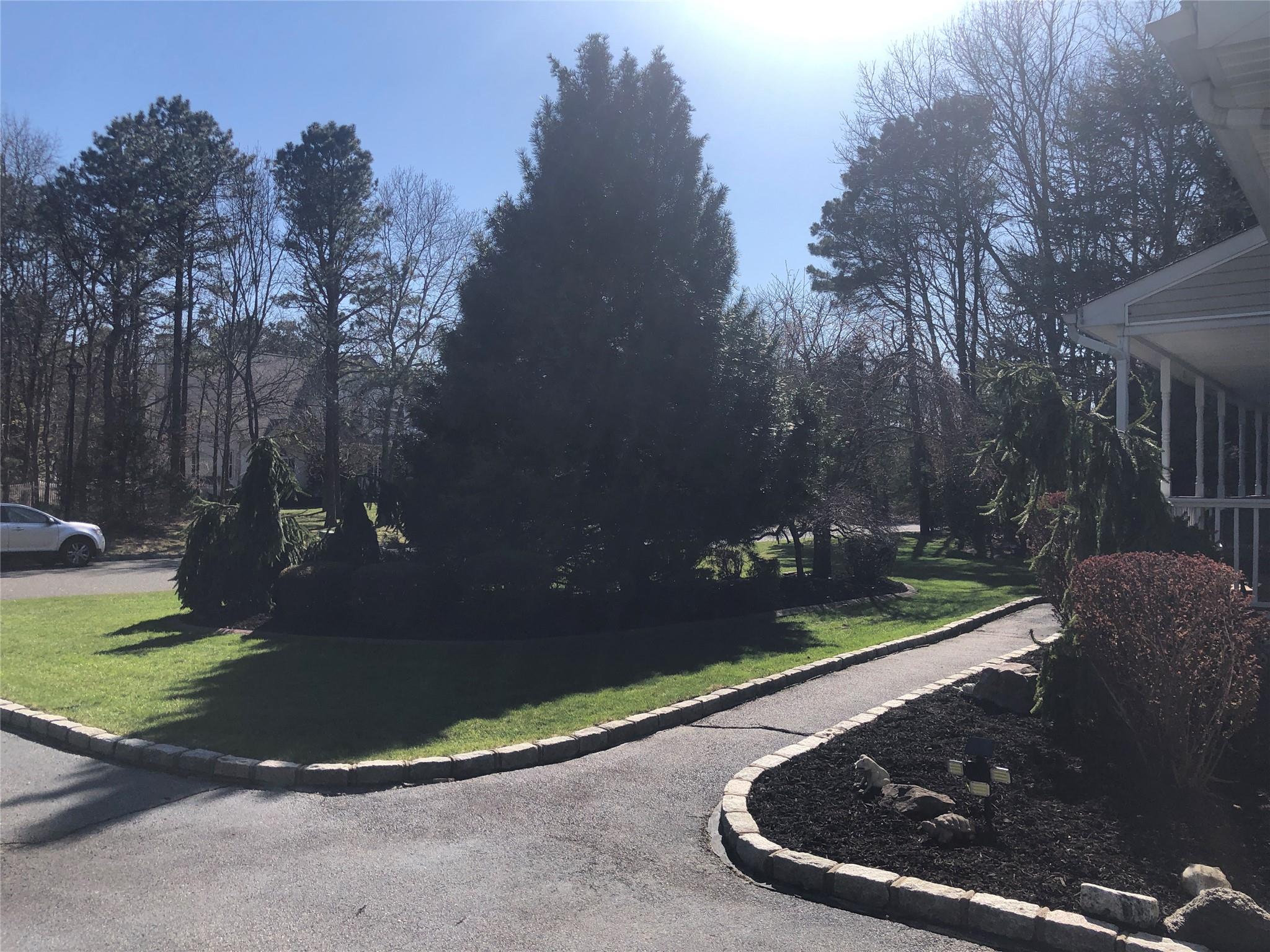 7 Palace Court, Manorville, New York image 6