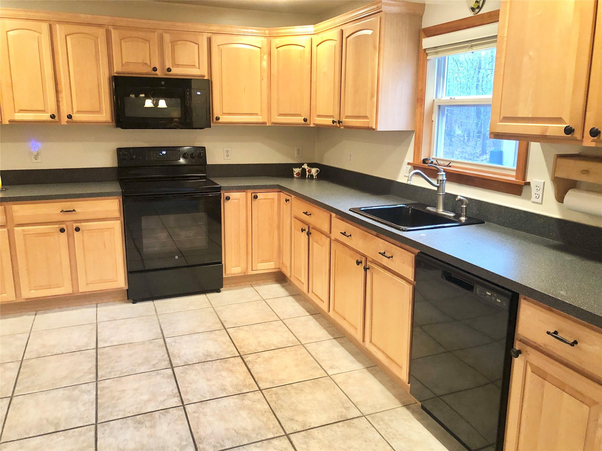 7 Palace Court, Manorville, New York image 18
