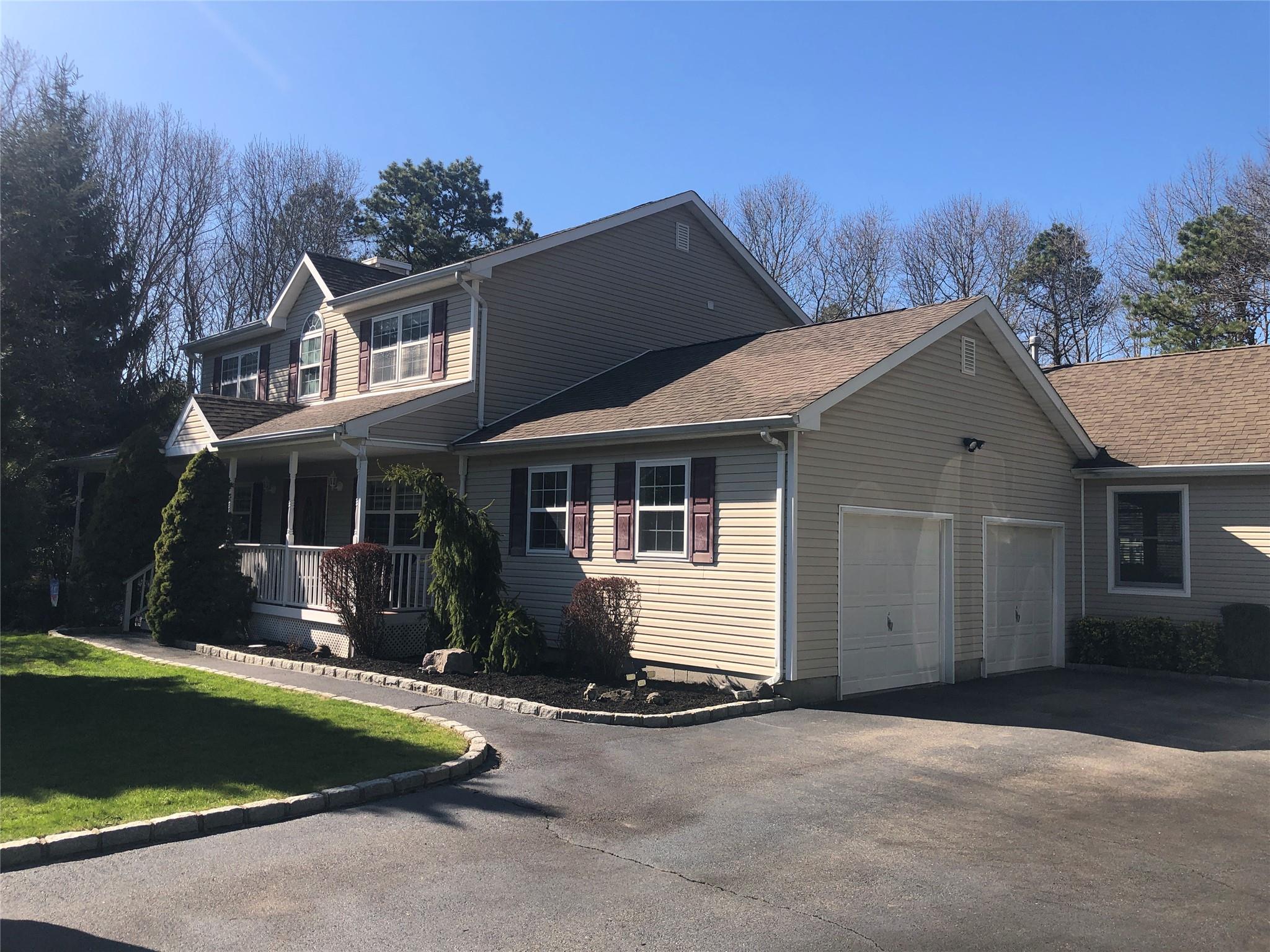 7 Palace Court, Manorville, New York image 4