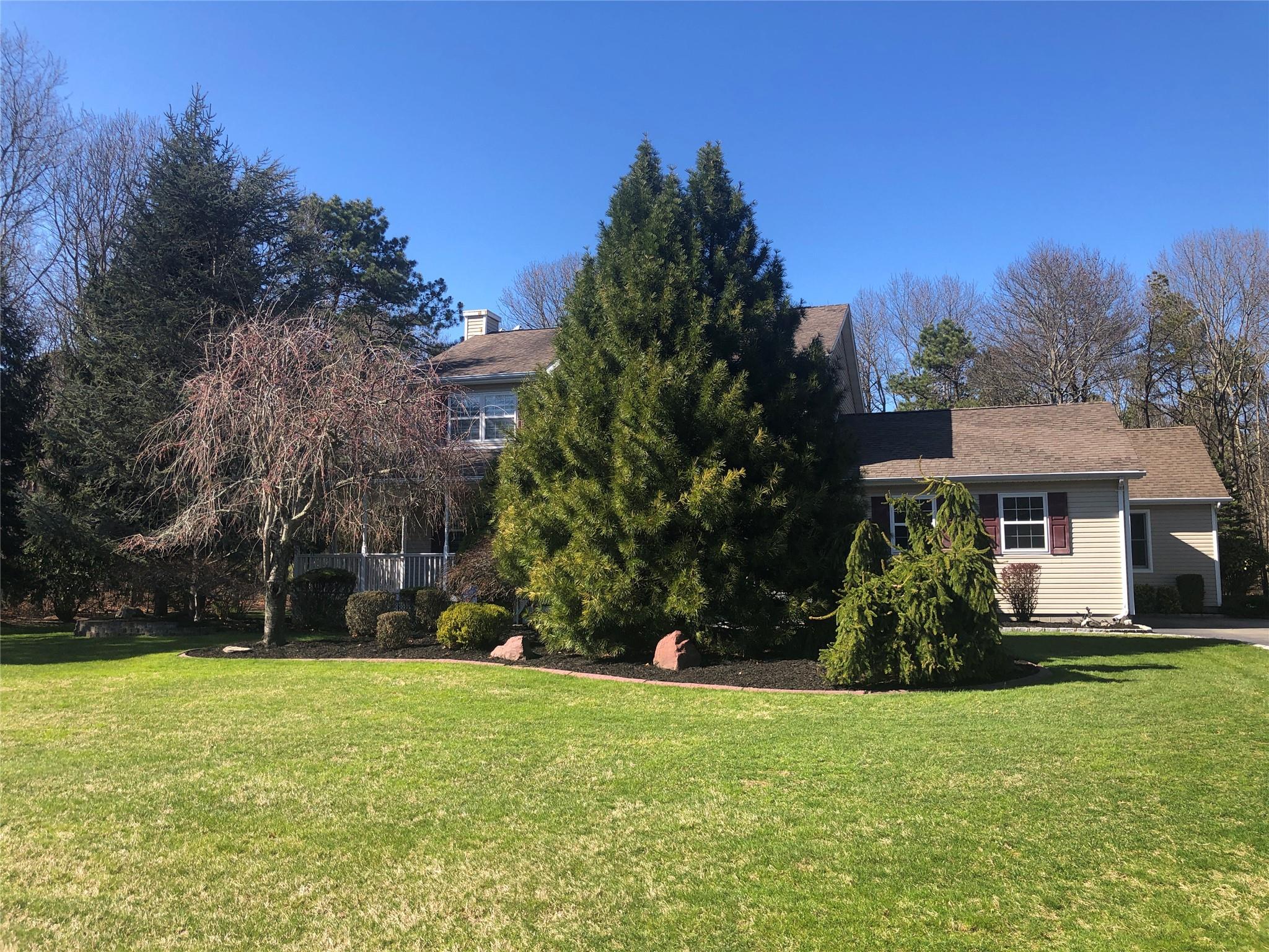 7 Palace Court, Manorville, New York image 3