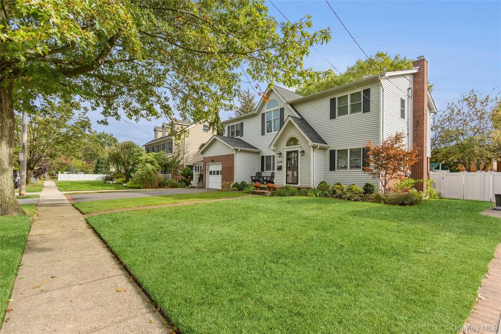 Photo of 2539 Washington Avenue, Oceanside, NY 11572 (MLS # 961388)