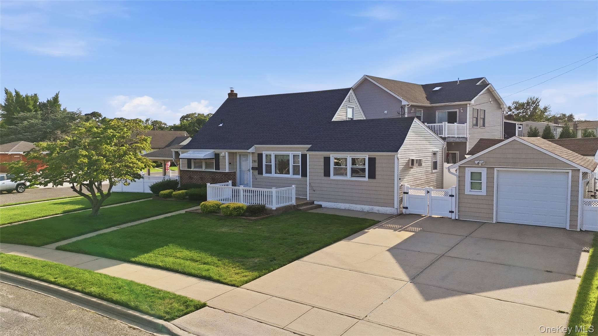 790 Woodside Drive