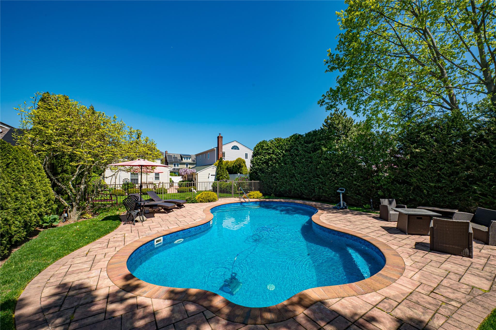 405 Linden Street, Bellmore, New York image 5
