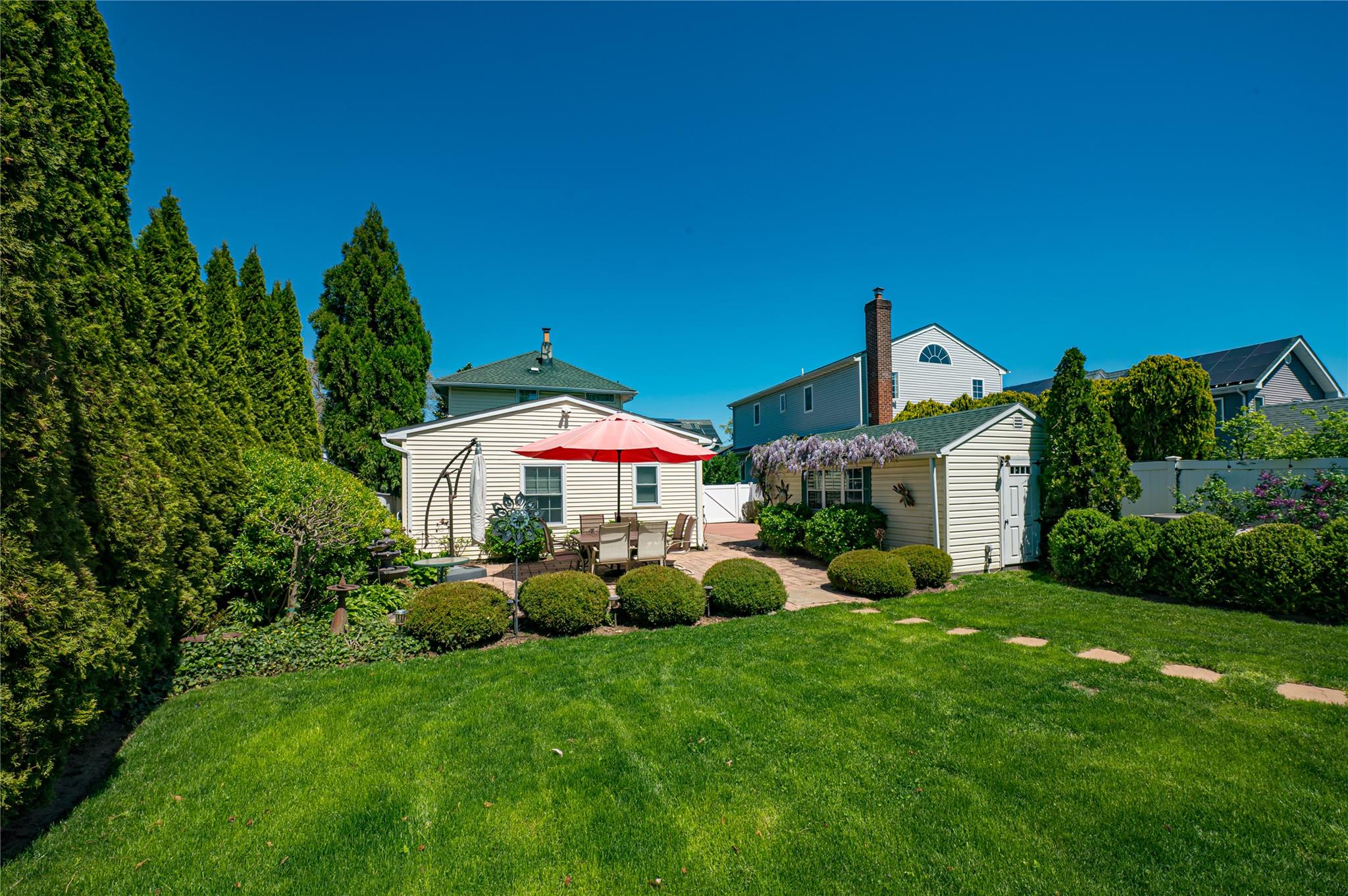 405 Linden Street, Bellmore, New York image 4