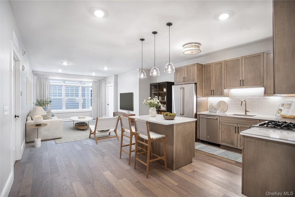 Photo of 990 Corporate Drive #301, Westbury, NY 11590 (MLS # 986294)