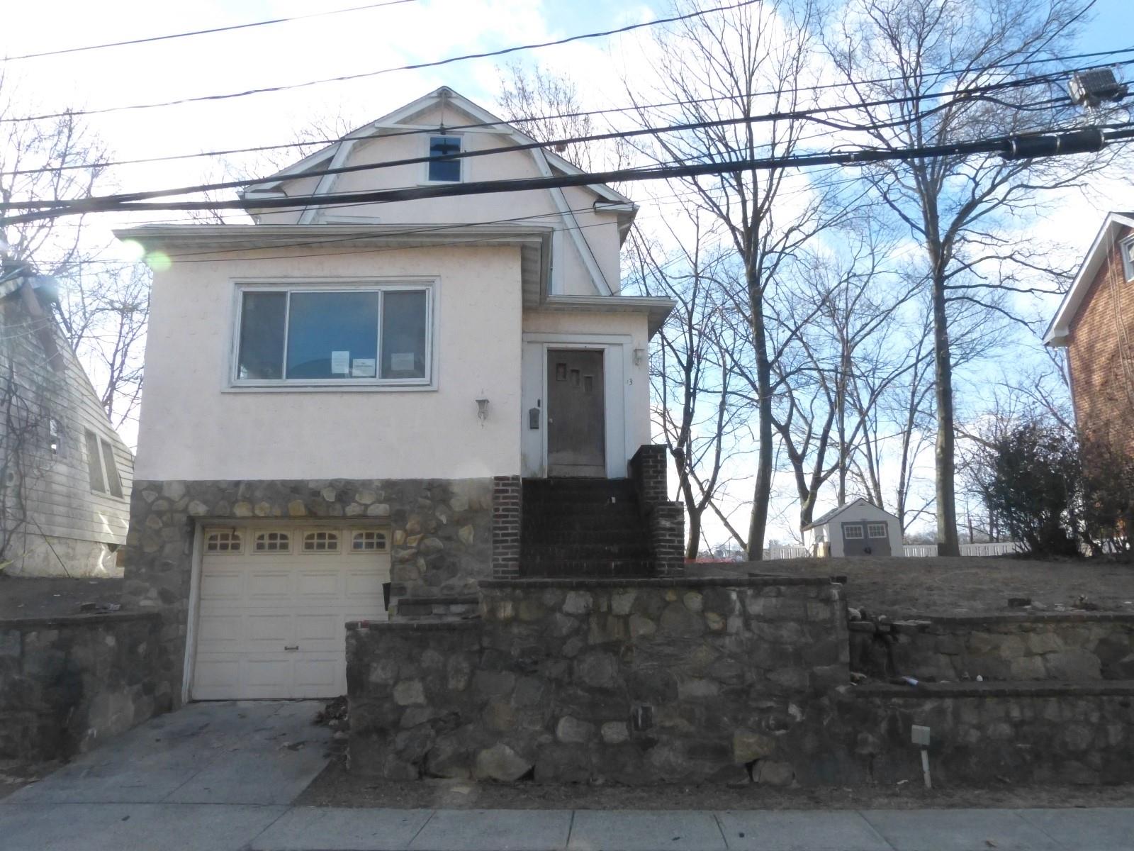 Belknap Avenue, Yonkers, New York - 3 Bedrooms  
2 Bathrooms - 