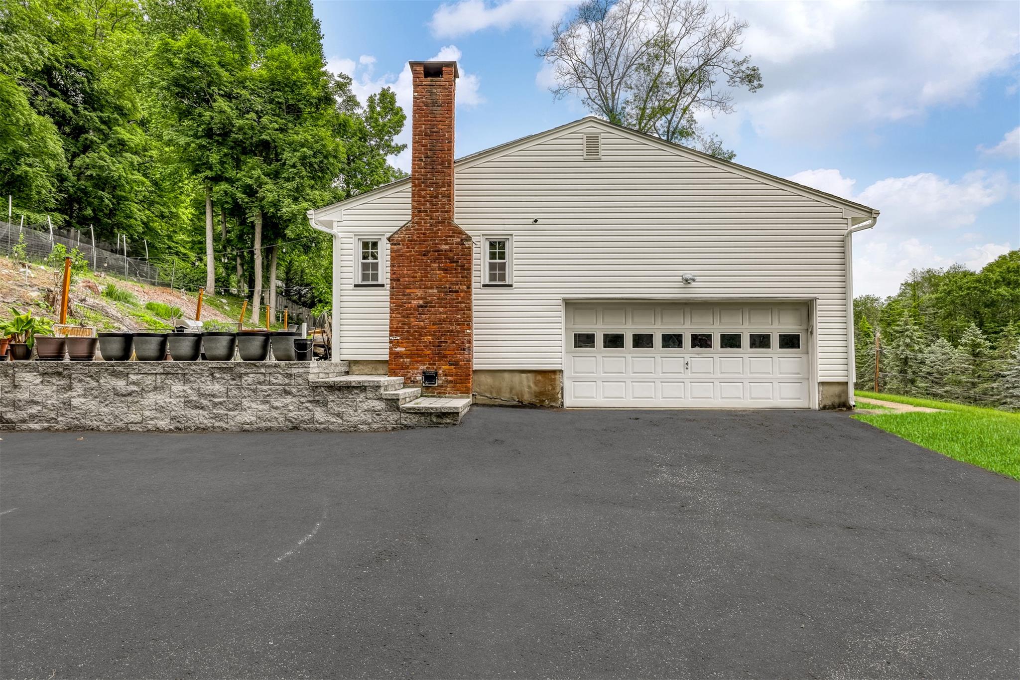 41 W Gate Road, Suffern, New York image 20