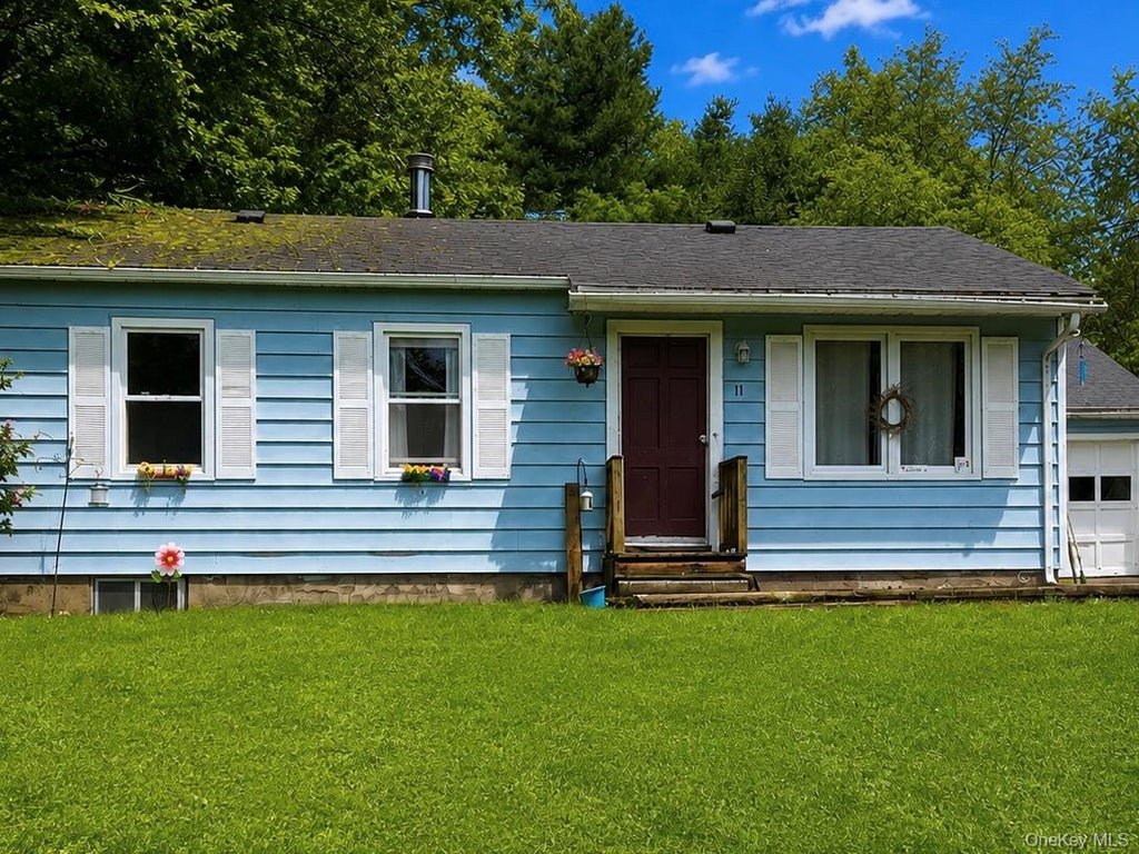Photo of 11 Wickham Drive, Warwick, NY 10990 (MLS # 1027868)