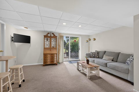 Apartment For Rent - 18 Pomper Drive<br/> Suffolk County, East Northport, NY 11731