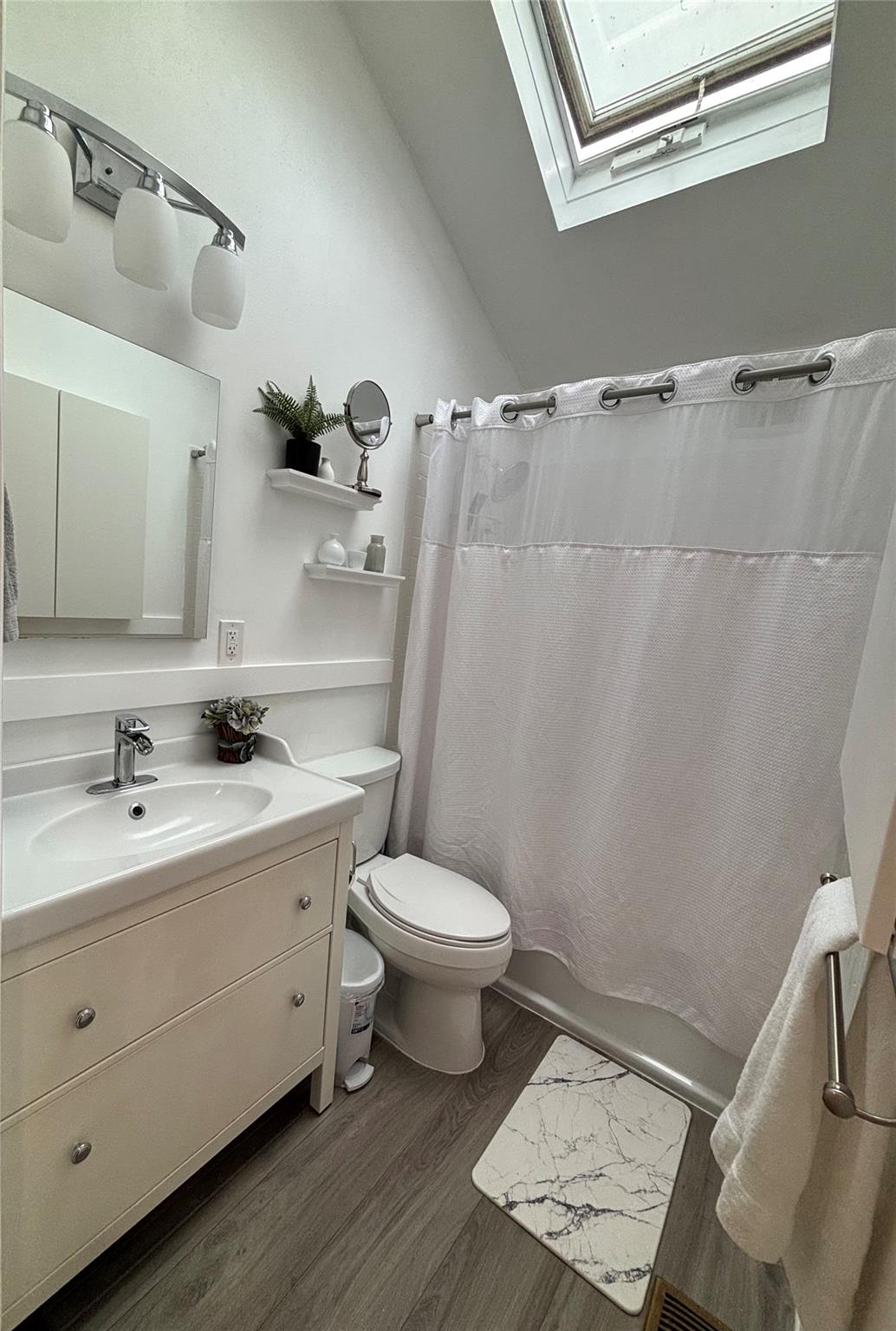 1 Mercadante Place, Glen Cove, New York image 8