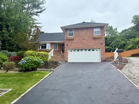 39 Oakdale Road Roslyn Heights NY 11577