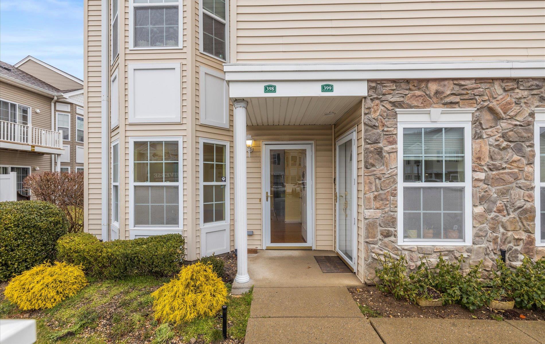 398 Spring Drive, East Meadow, New York image 1