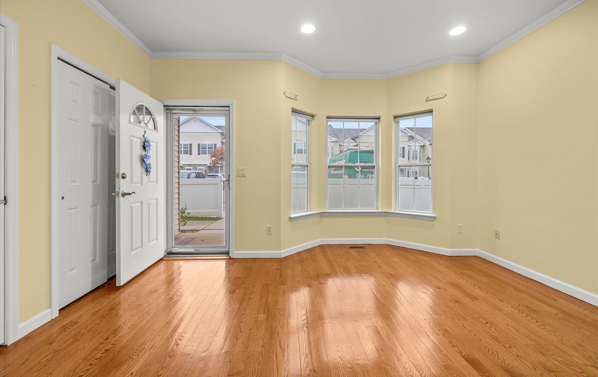 398 Spring Drive, East Meadow, New York image 2
