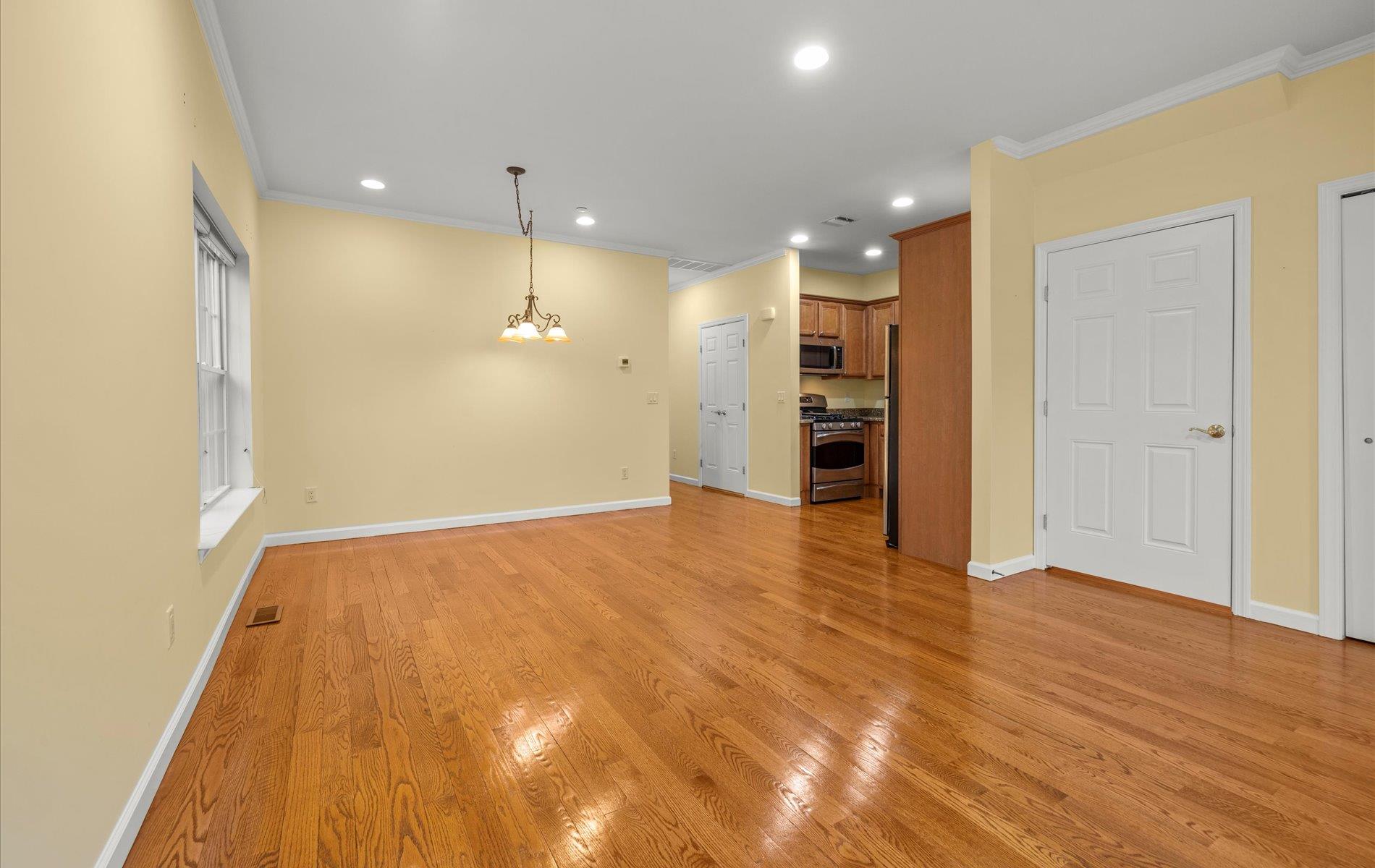 398 Spring Drive, East Meadow, New York image 5