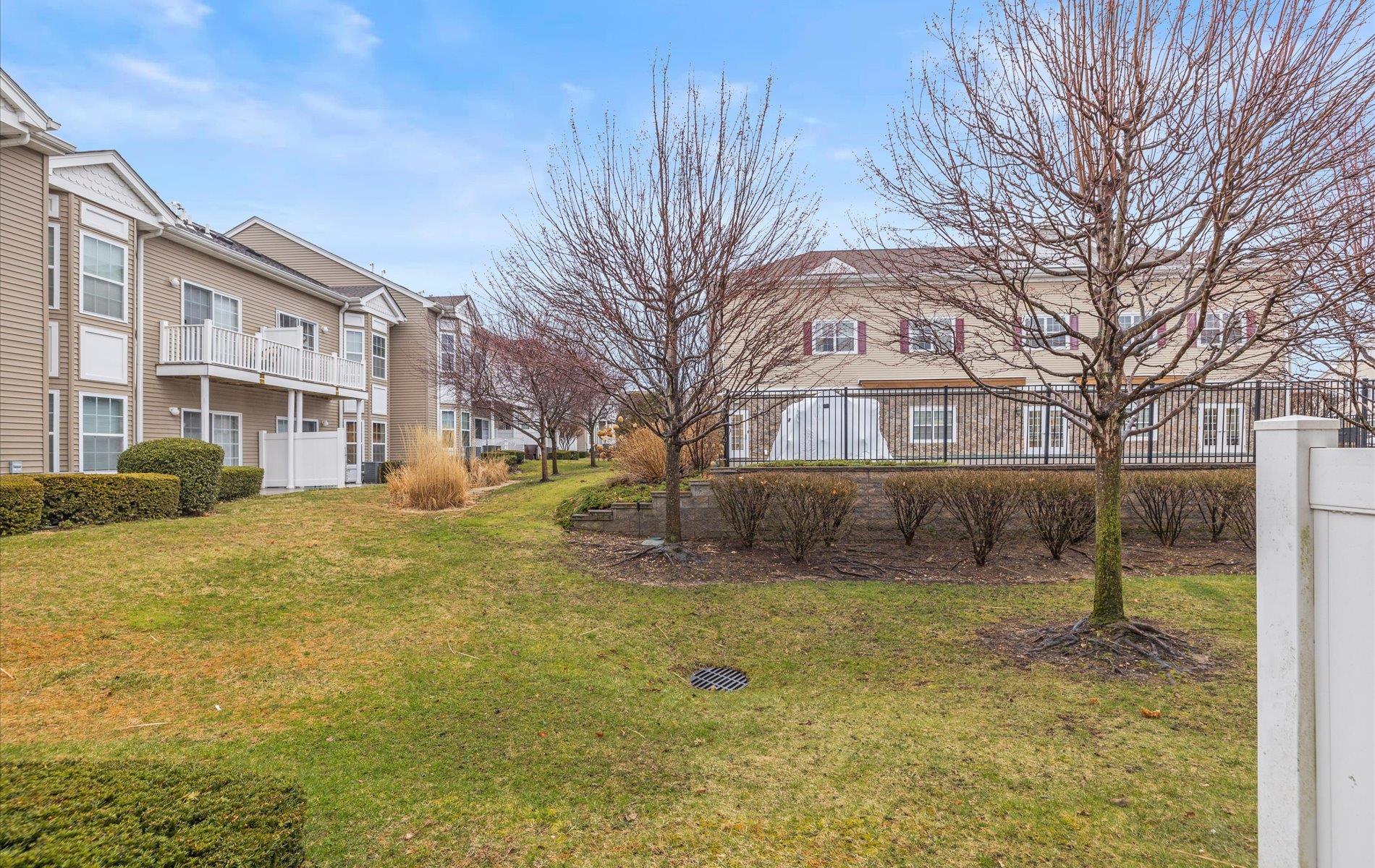 398 Spring Drive, East Meadow, New York image 20