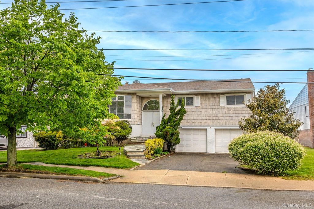 Photo of 3386 Bertha Drive, Baldwin, NY 11510 (MLS # 997640)